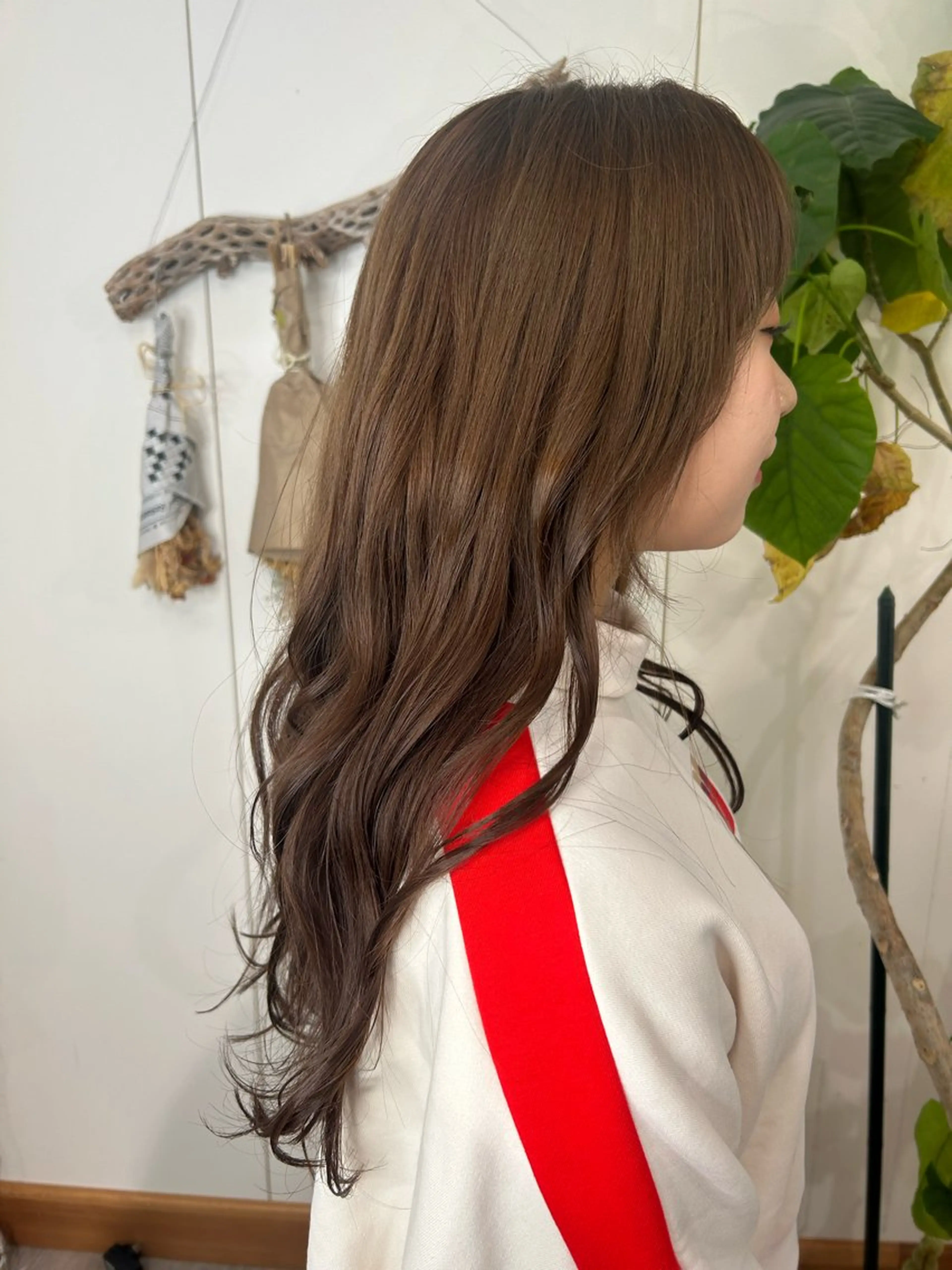 ロング カラー ベージュカラー ブリーチ ブリーチなしカラー VISUALIST所属・小倉/レイヤー/ 顔周りカット/naoのヘアスタイル