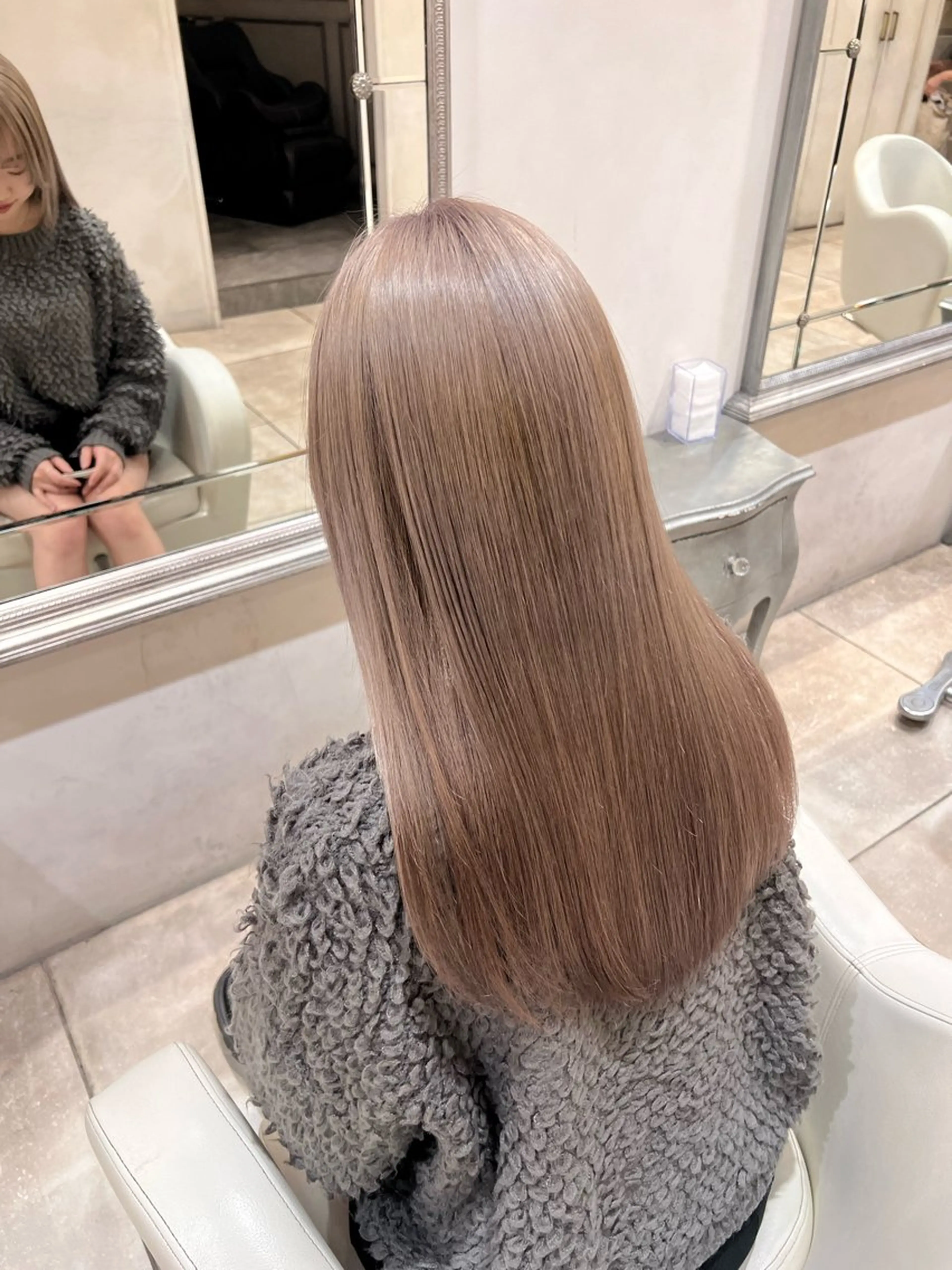 カラー ベージュカラー グレージュ ミルクティーベージュ ミルクティーグレージュ ヘアカラー 地毛風ストレート/ ケアカラー/セキネのヘアスタイル