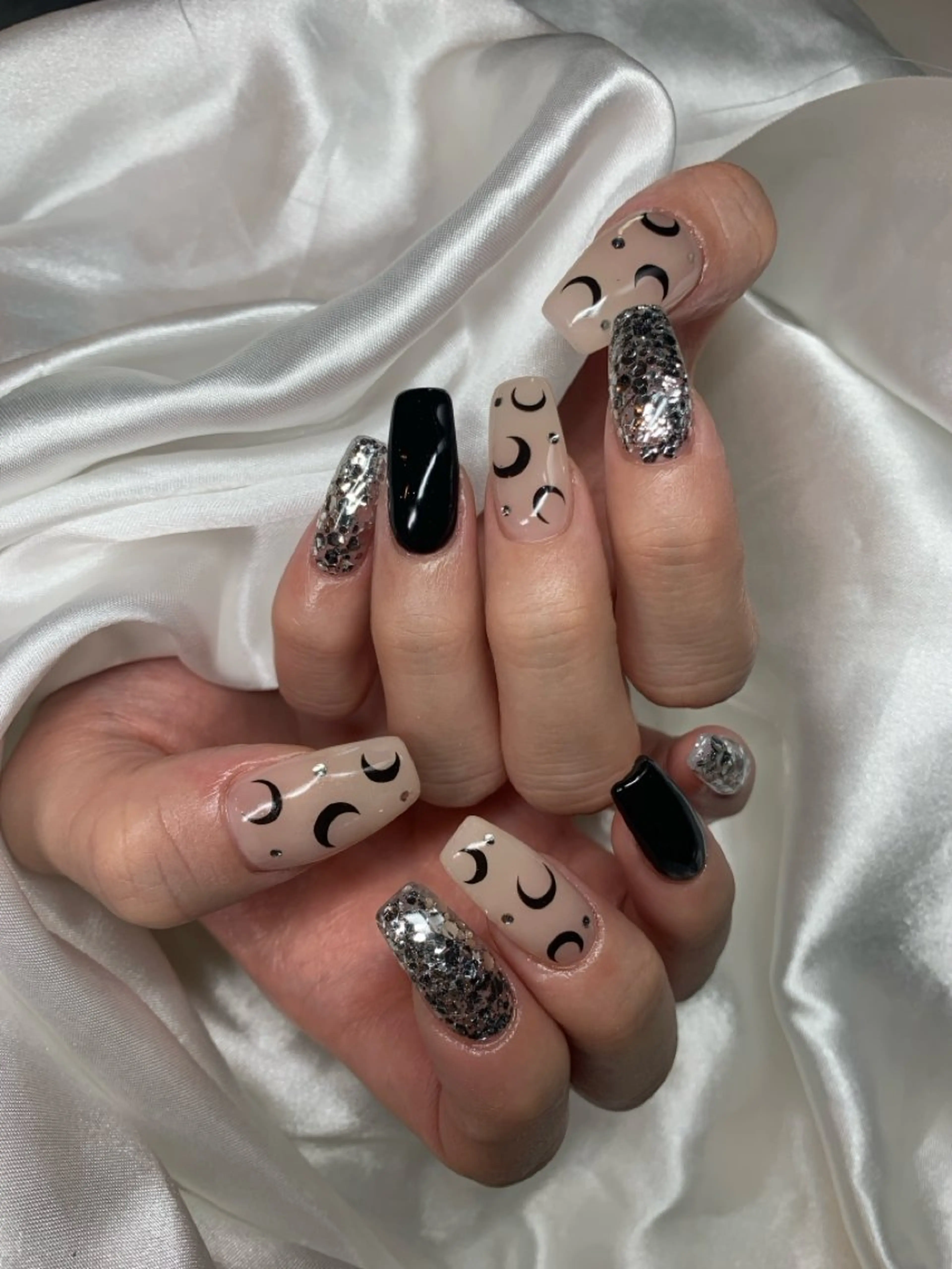 ネイル 赤色 スカルプネイル happiness nailのネイルデザイン