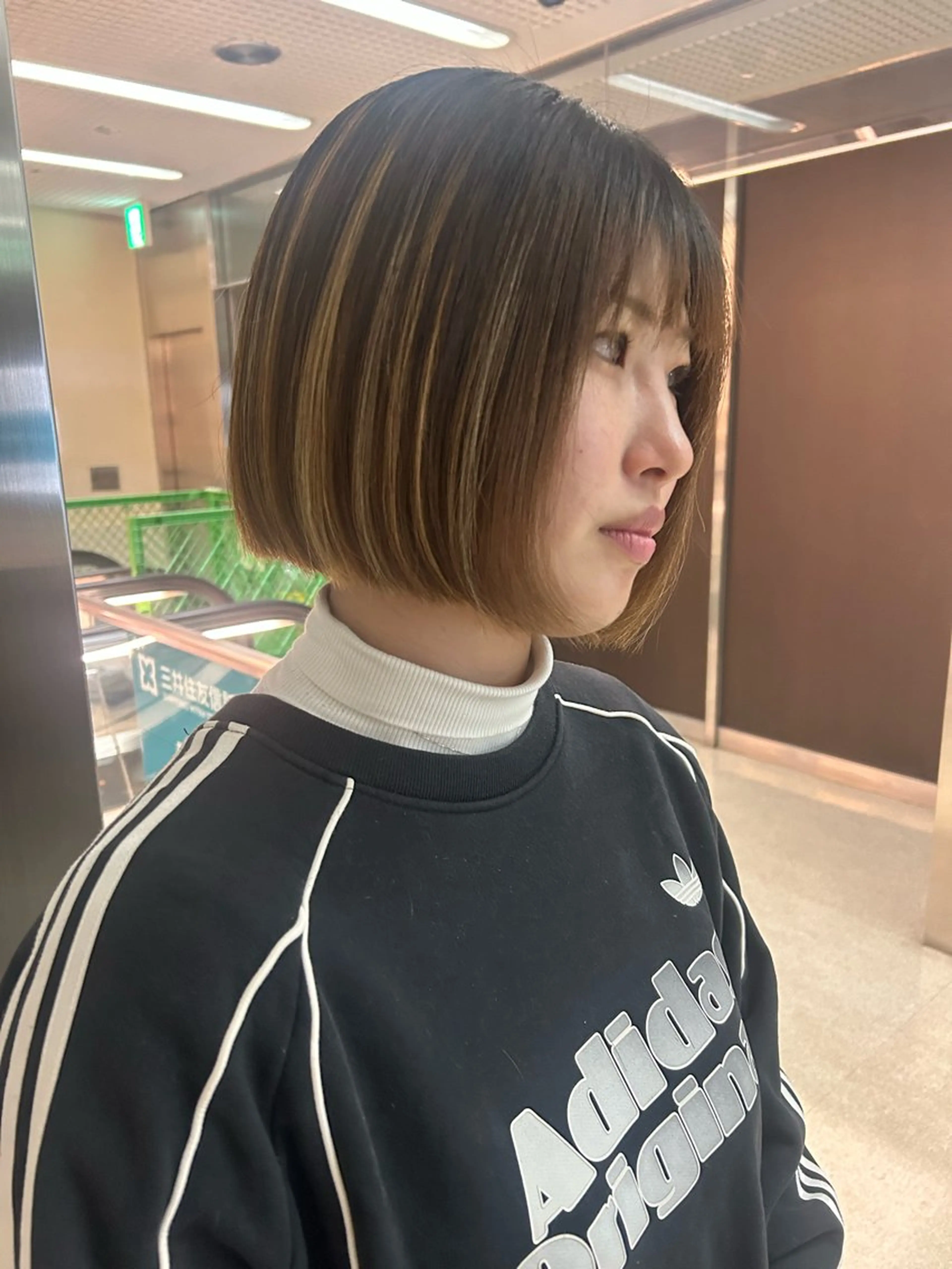 ショート ボブ 'AXISガスビル Rinのヘアスタイル