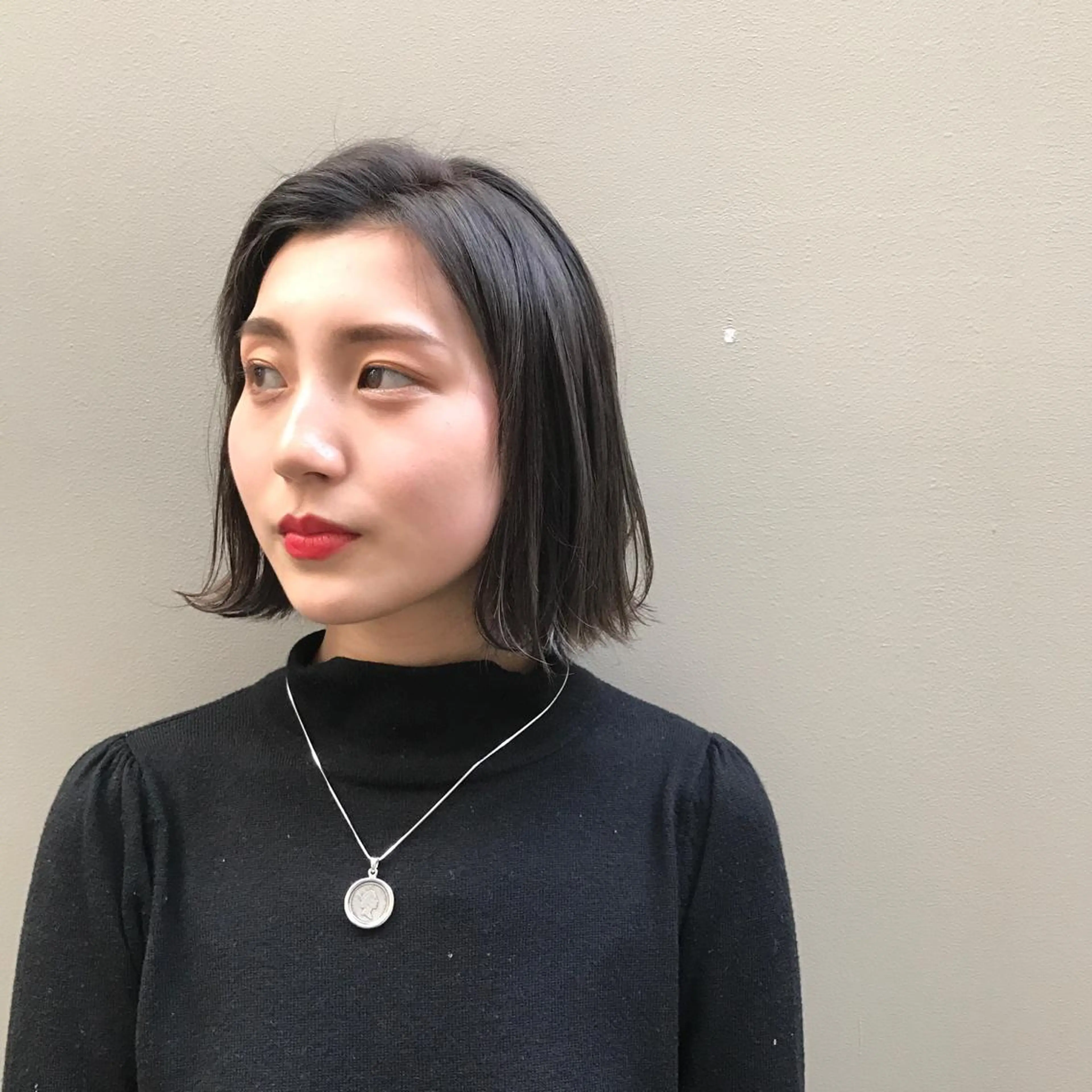 ショート カラー ダブルカラー ボブ 外ハネヘア 日々所属・谷 大地のヘアスタイル