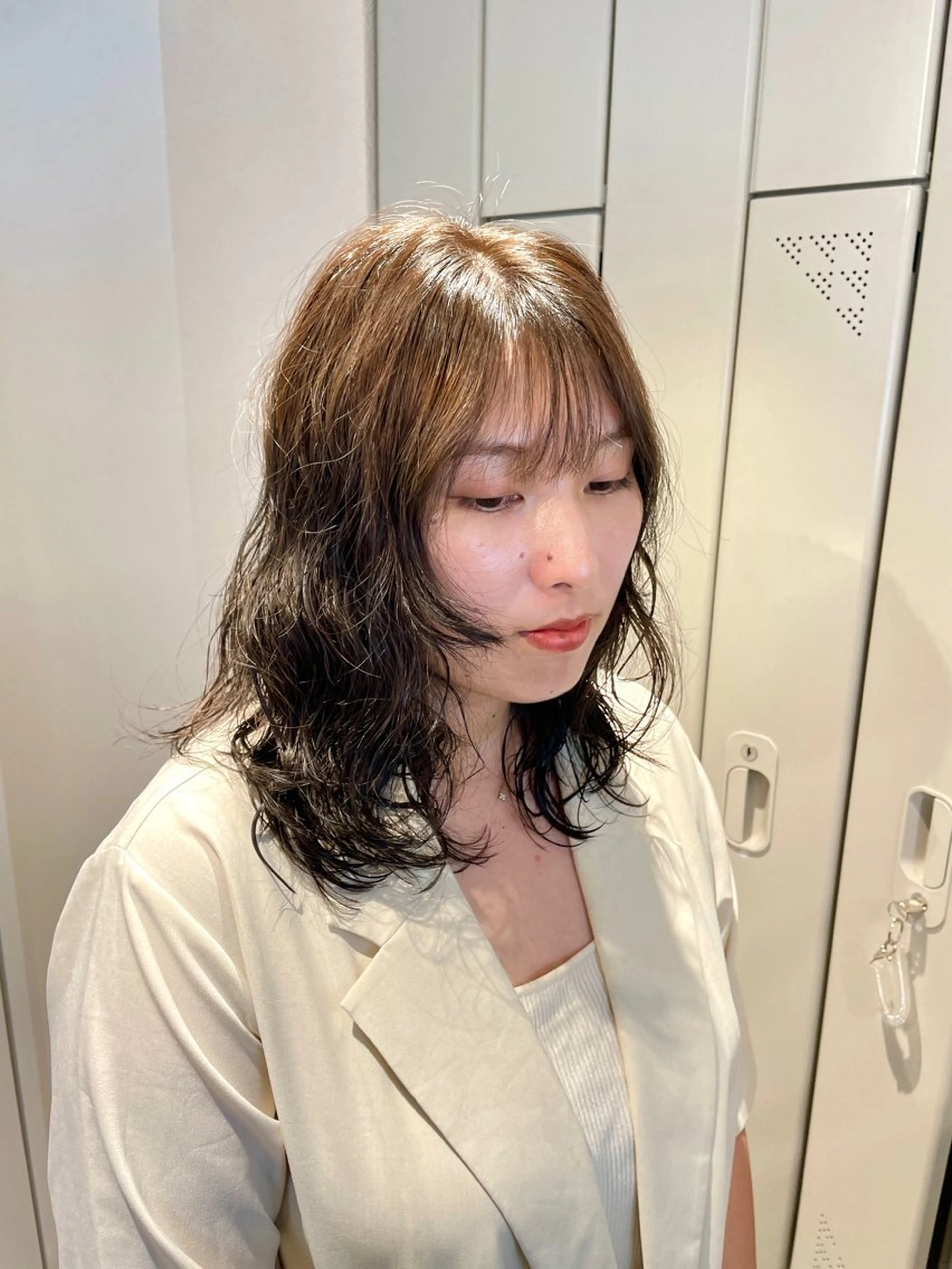 セミロング パーマ Miyamoto Yasuchikaのヘアスタイル