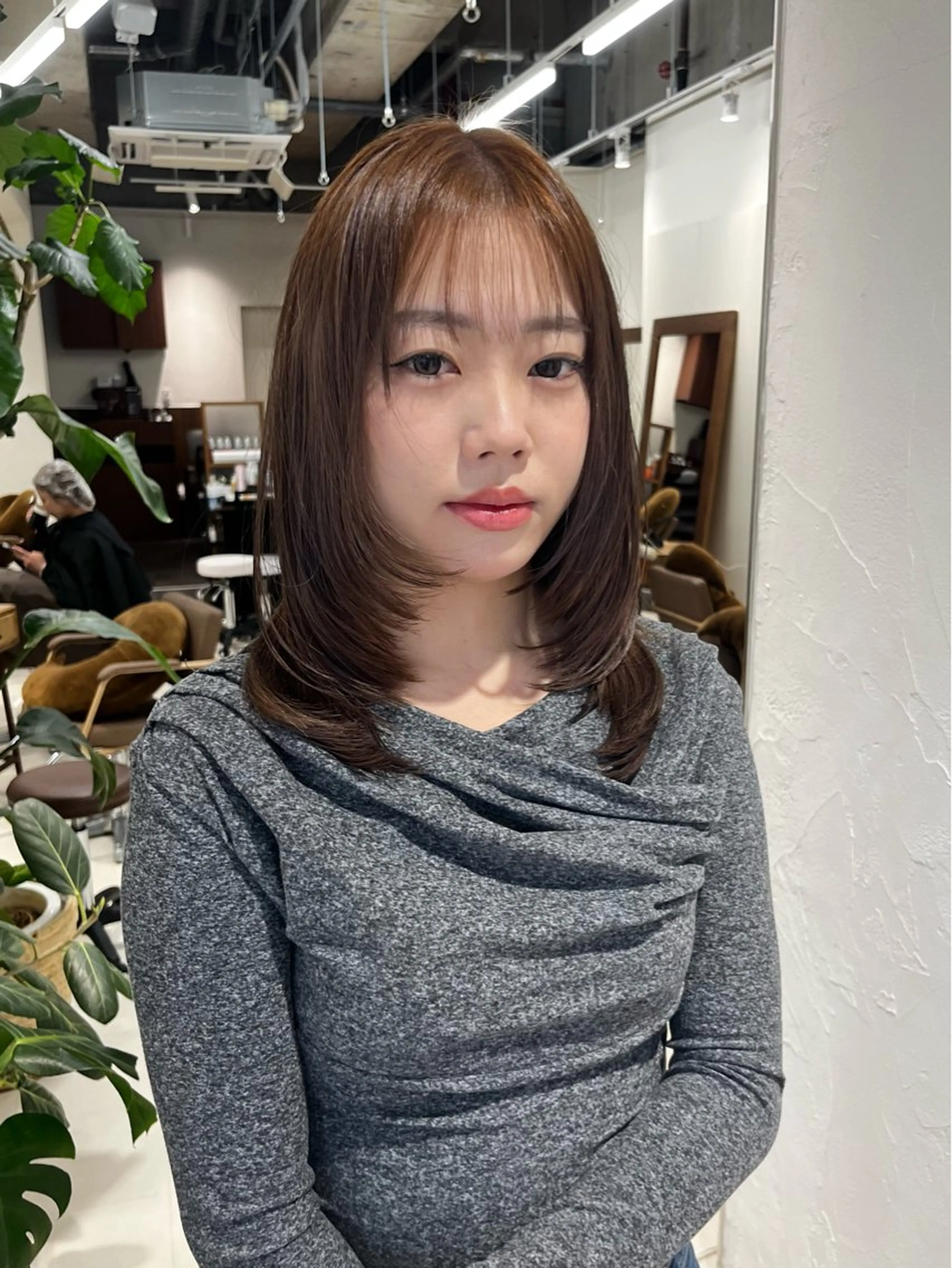 ミディアム カラー ブラウンカラー レイヤーカット カット ヘアカラー トリートメント レイヤーカット/カラ ー/U24/河野凜のヘアスタイル