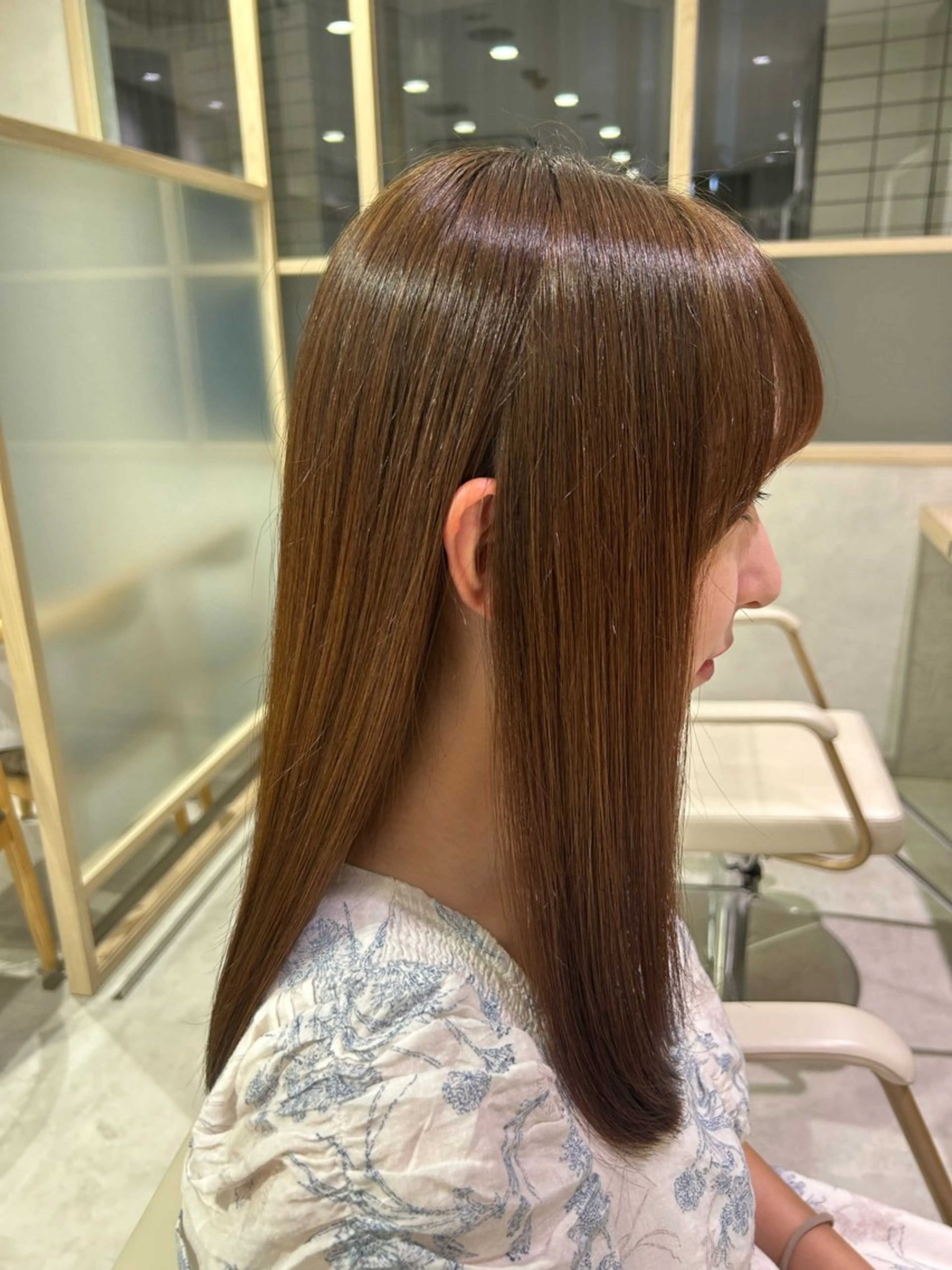 前髪カット+顔周り縮毛矯正の写真