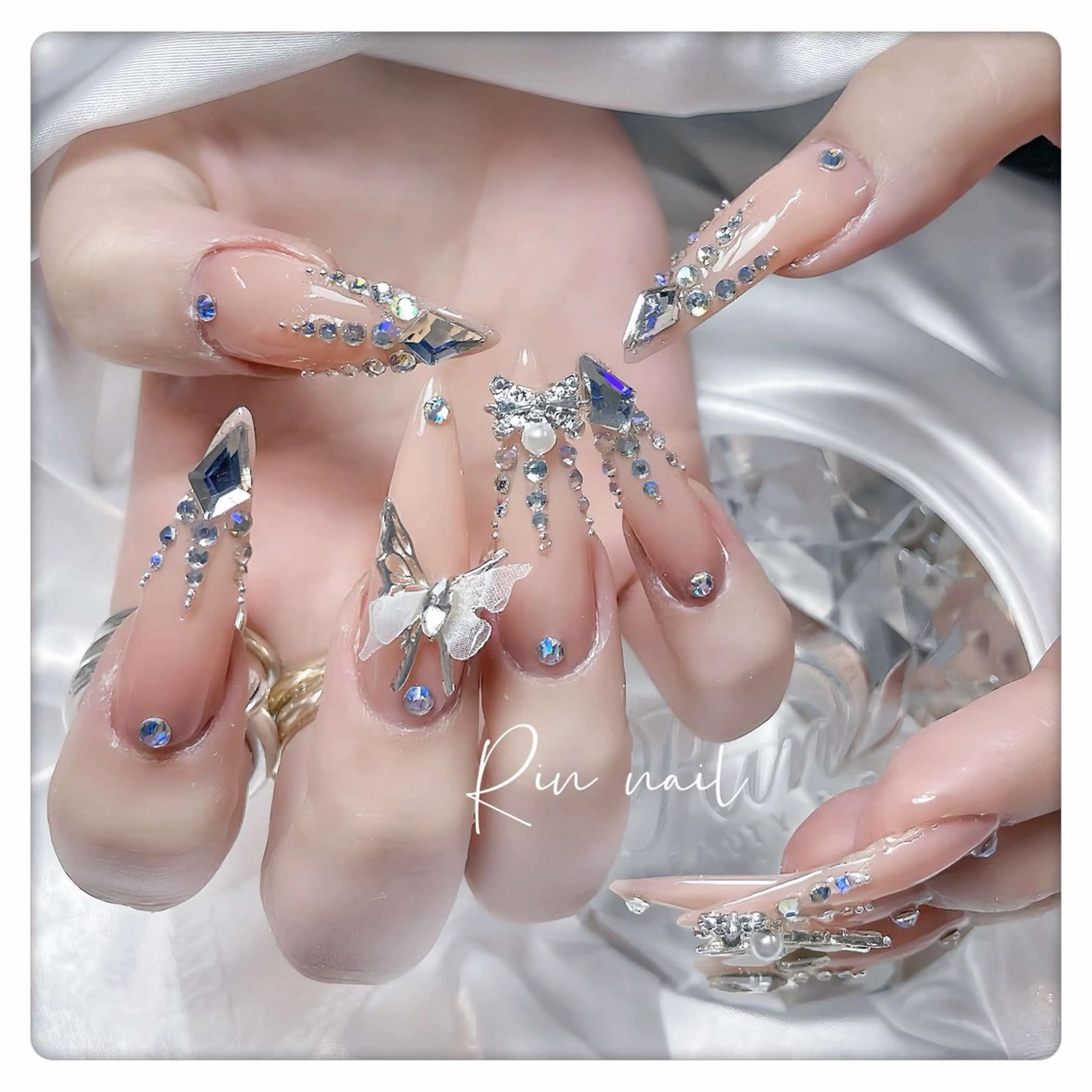 ネイル アートネイル チークネイル ジェルネイル ロングネイル マグネットネイル ハンドネイル Rin Nail 新大久保店のネイルデザイン