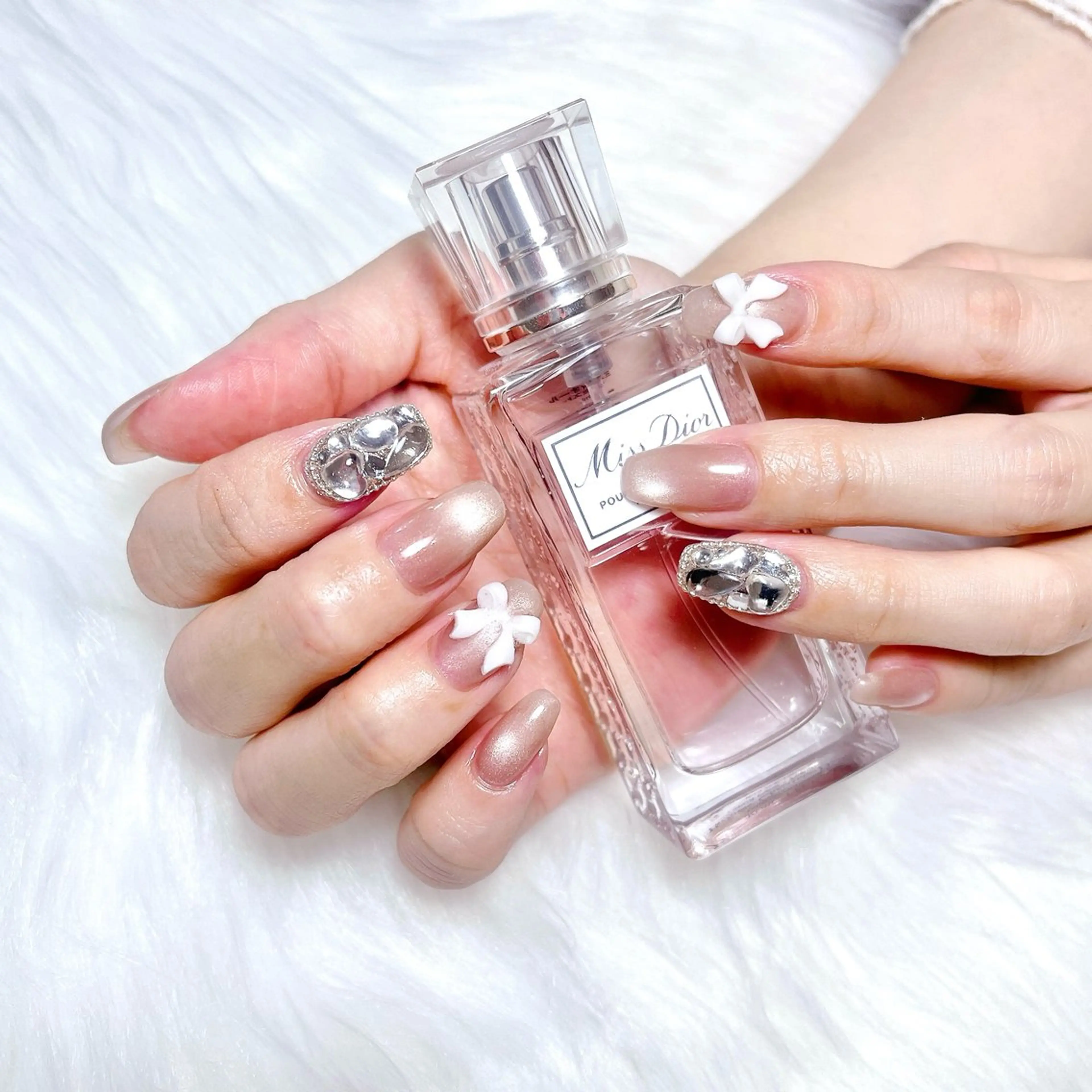 ネイル 持ち込み ハンドネイル Nailsalon Nearのネイルデザイン