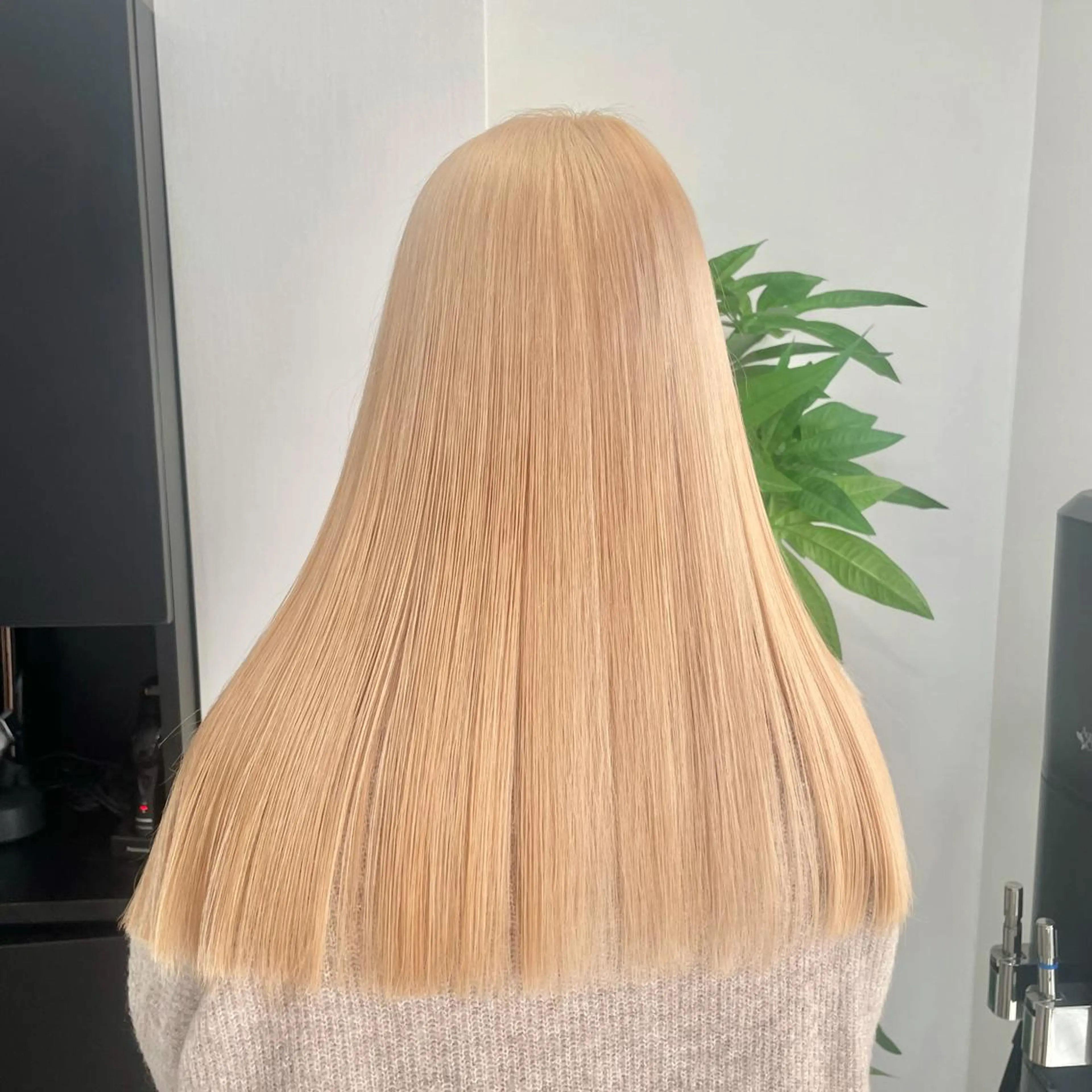 セミロング ヘアカラー ブリーチカラー特化 碇　英朗のヘアスタイル