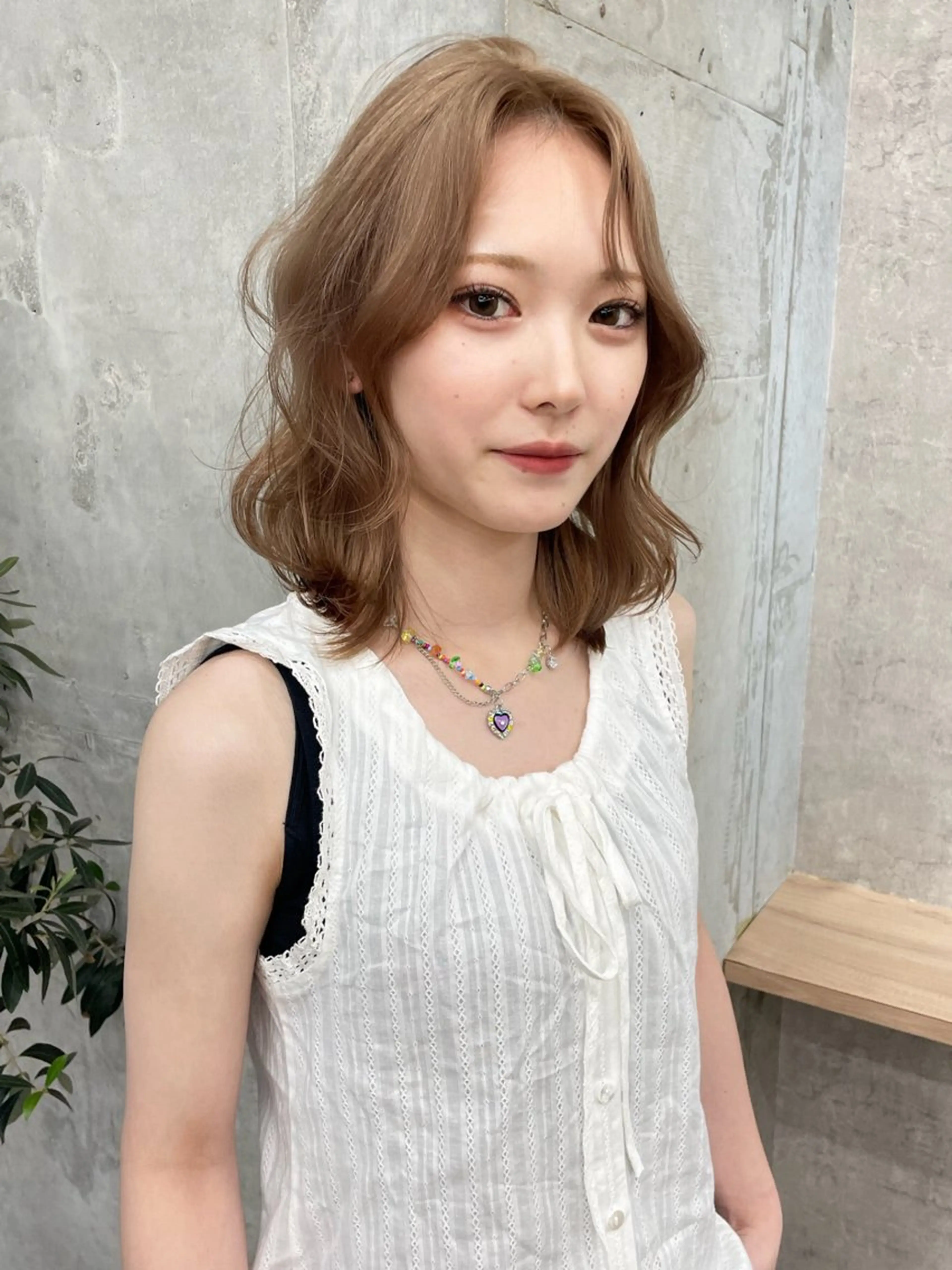 ミディアム カラー ベージュカラー ブリーチ ブラウンカラー グレージュ ミルクティーブラウン ヘアカラー ブリーチ/ベージュ 💕/momoaのヘアスタイル