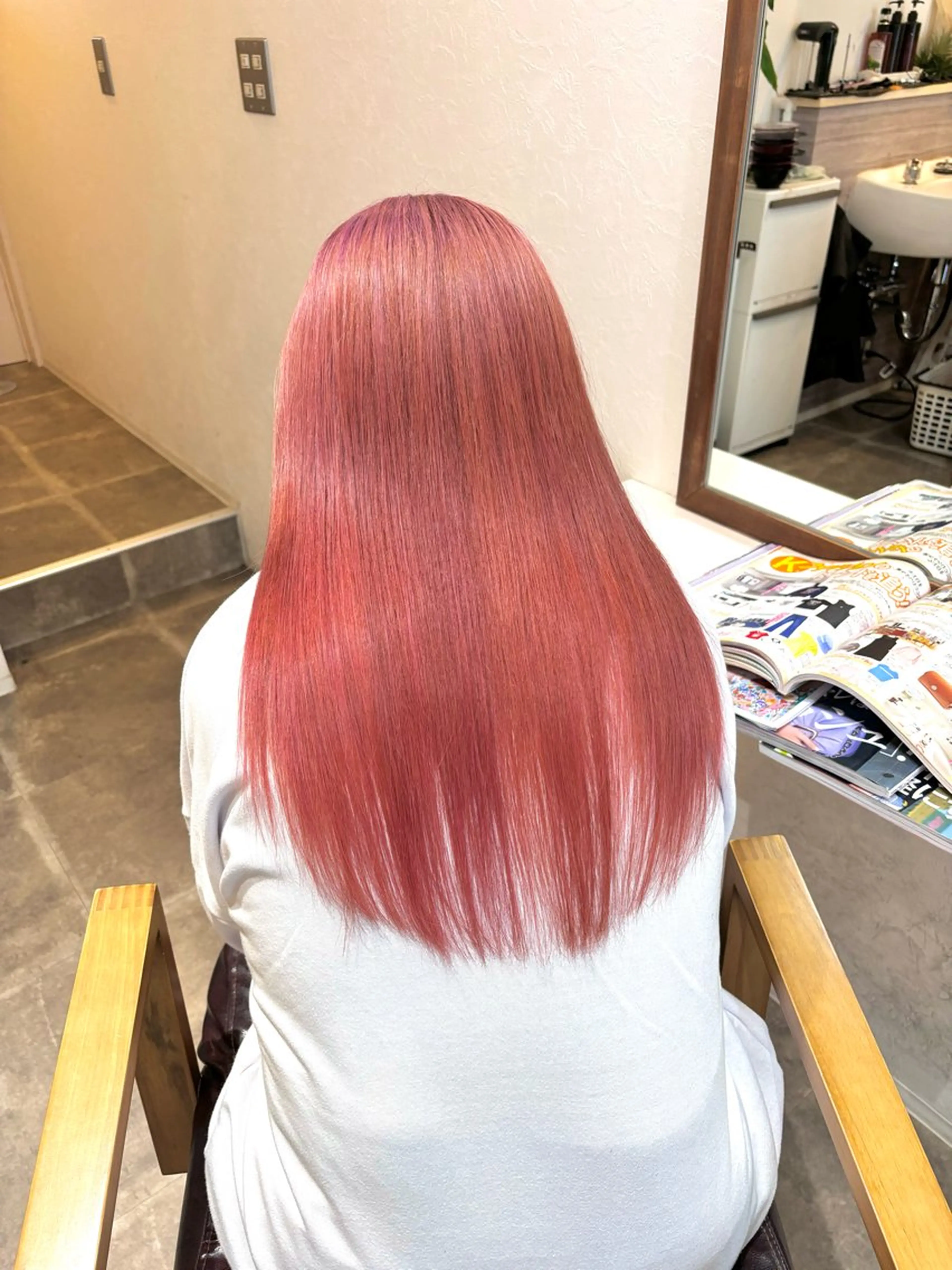カラー rough所属・神 日向のヘアスタイル