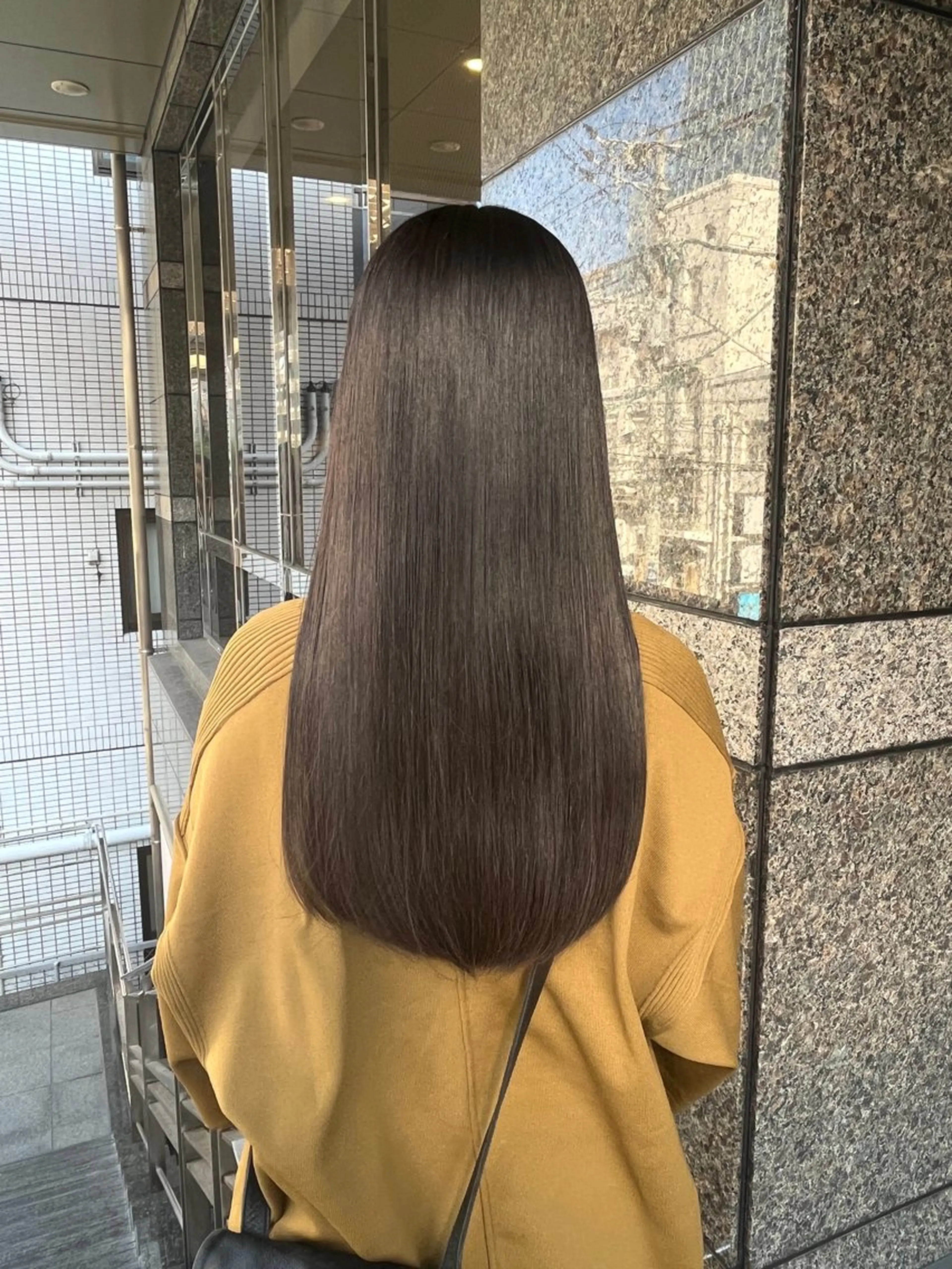 ロング 🫧オリーブカラー/ 酸性縮毛矯正銀座🫧のヘアスタイル