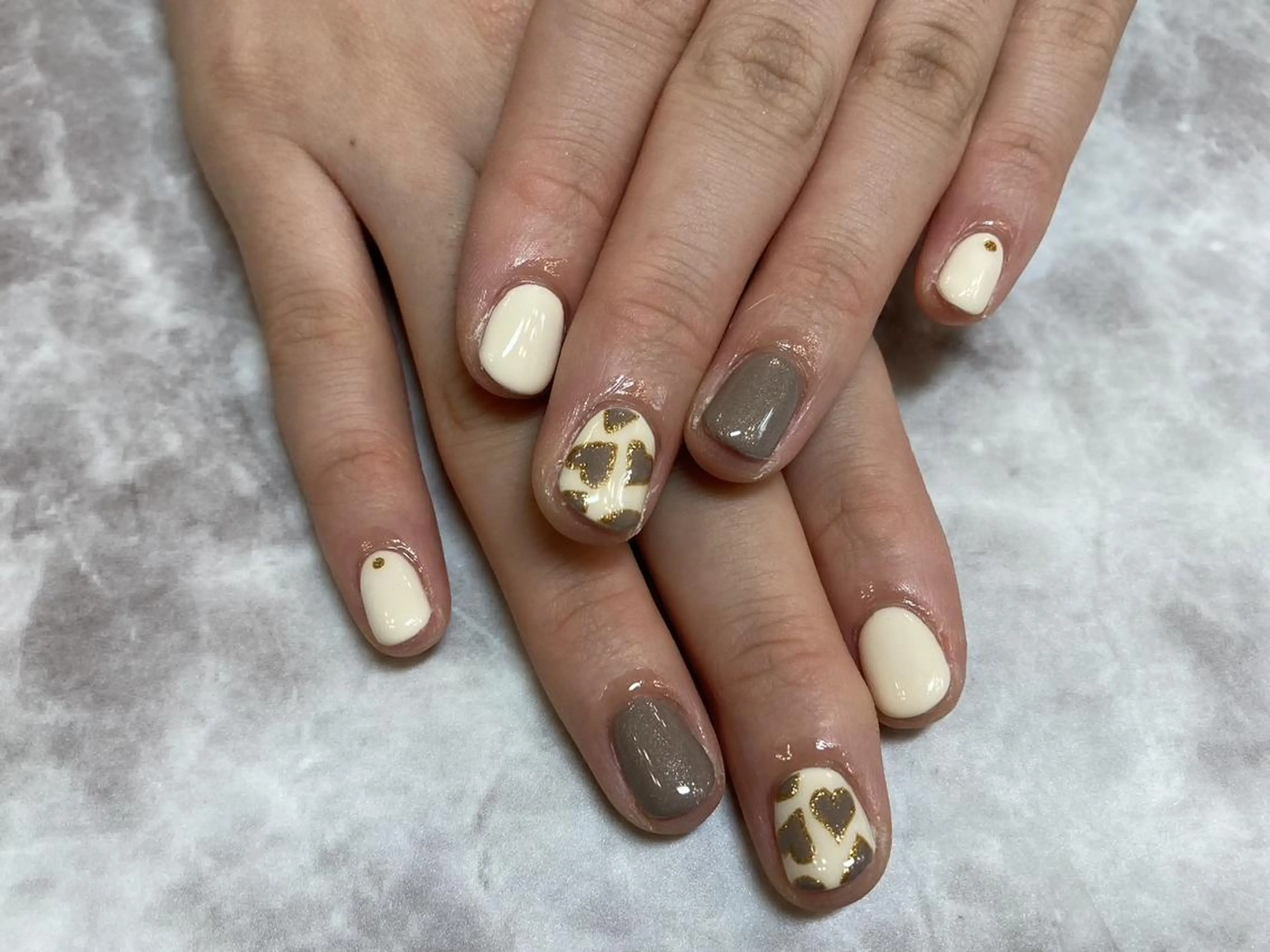 ネイル ネイルリボン 受付スタッフのネイルデザイン