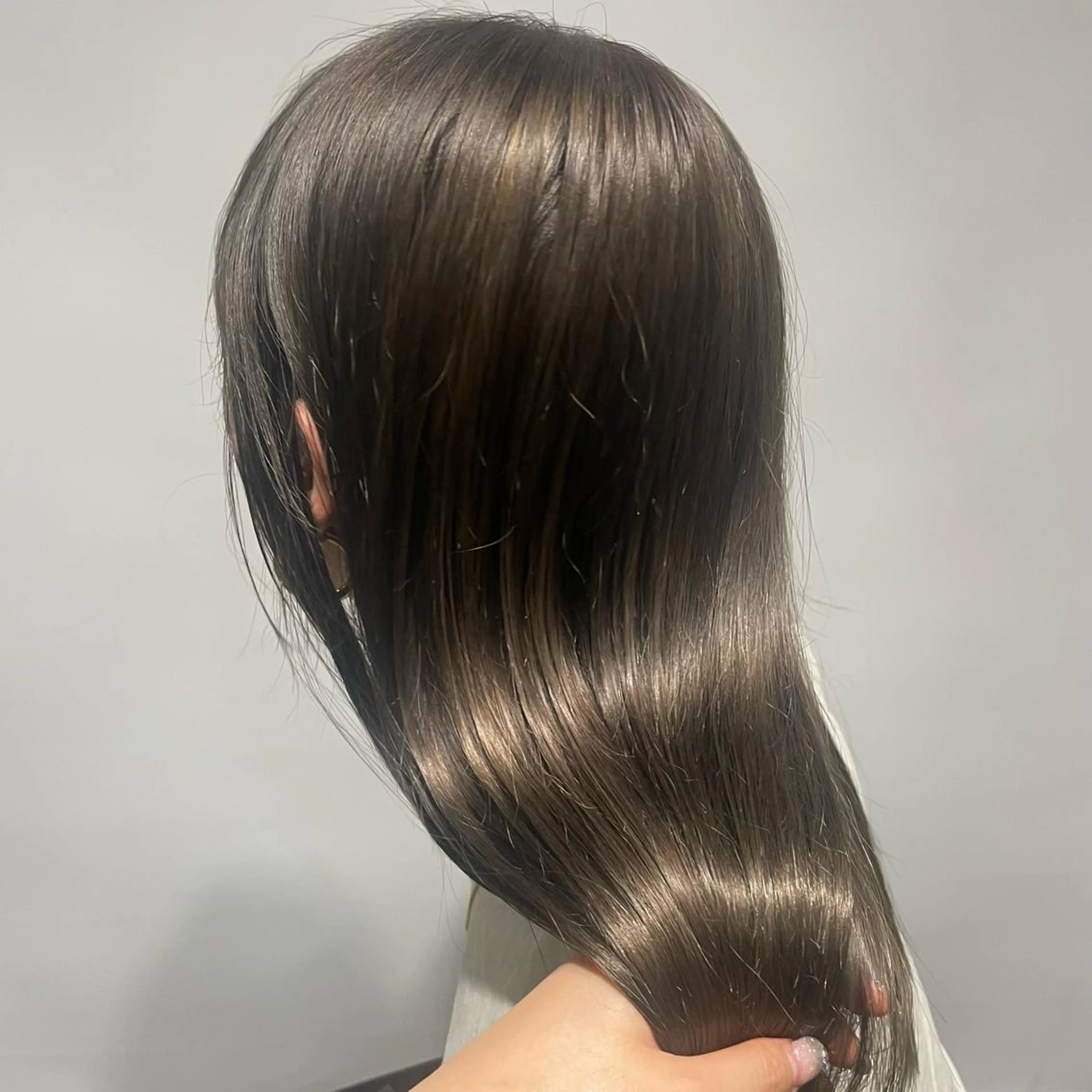 セミロング 横岡 亜香里のヘアスタイル