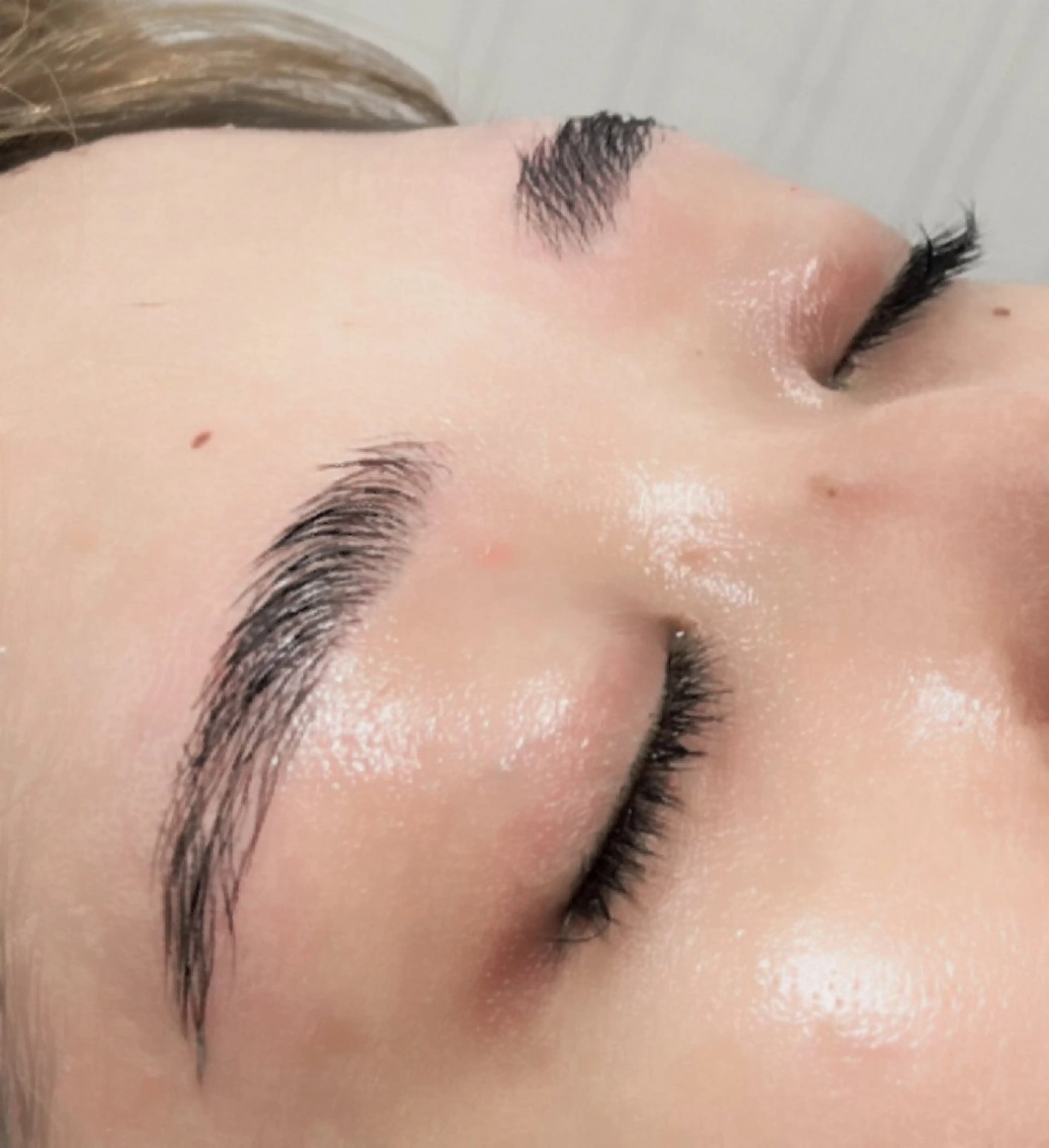 アイブロウ ルナクレスタ 🌙代表Mikiの眉毛・アイブロウイメージ