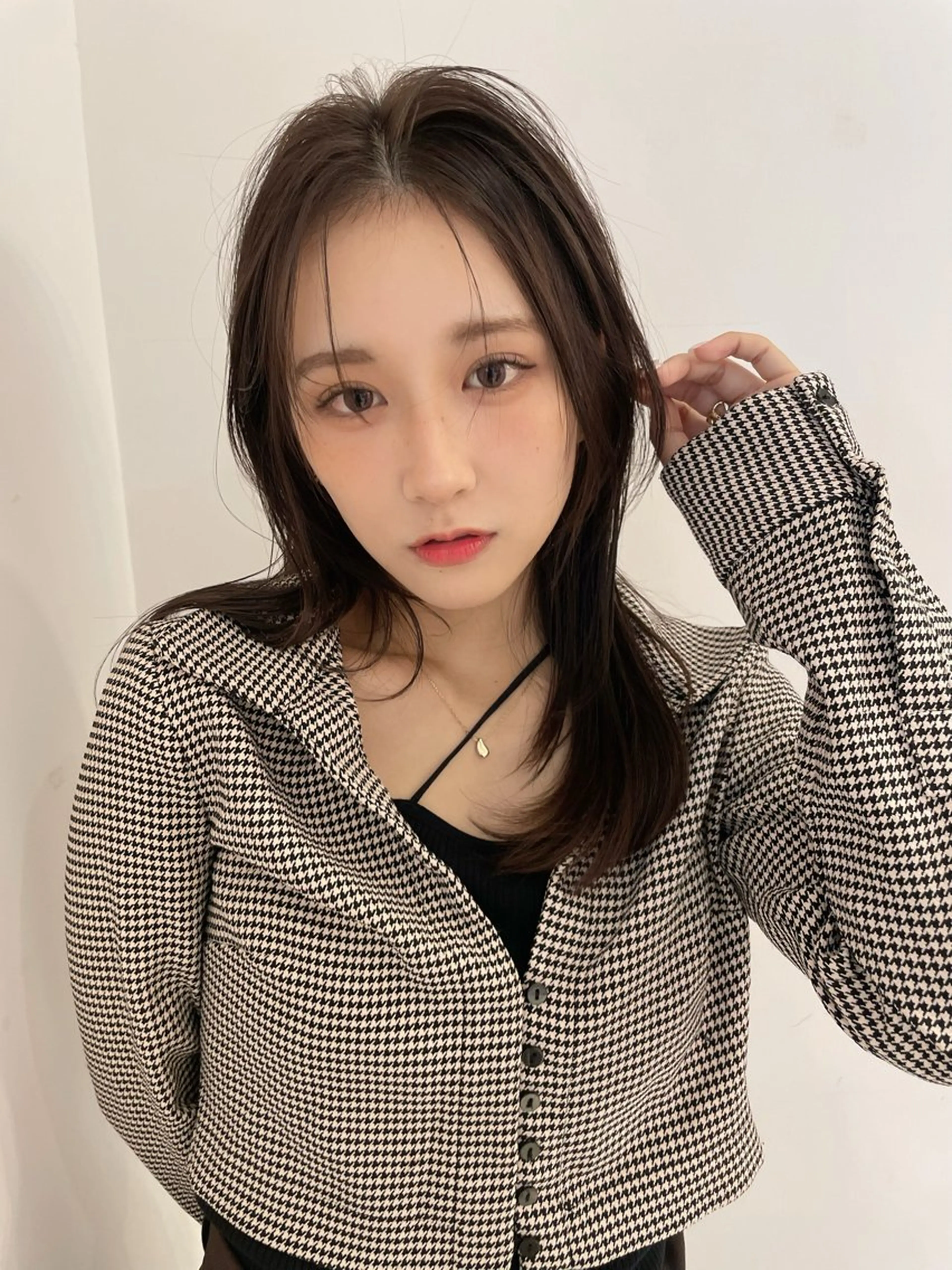 ロング カラー 韓国風ヘア レイヤーカット レイヤーカット、 大人可愛い　中村美羅のヘアスタイル