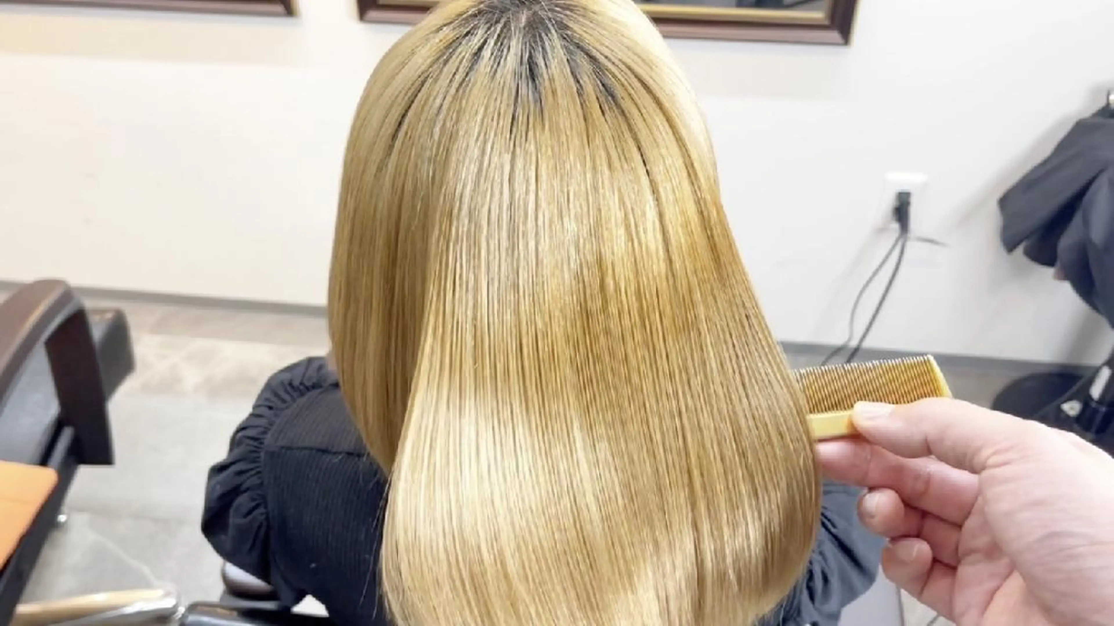 ミディアム カラー トリートメント AnFye une qatllのヘアスタイル