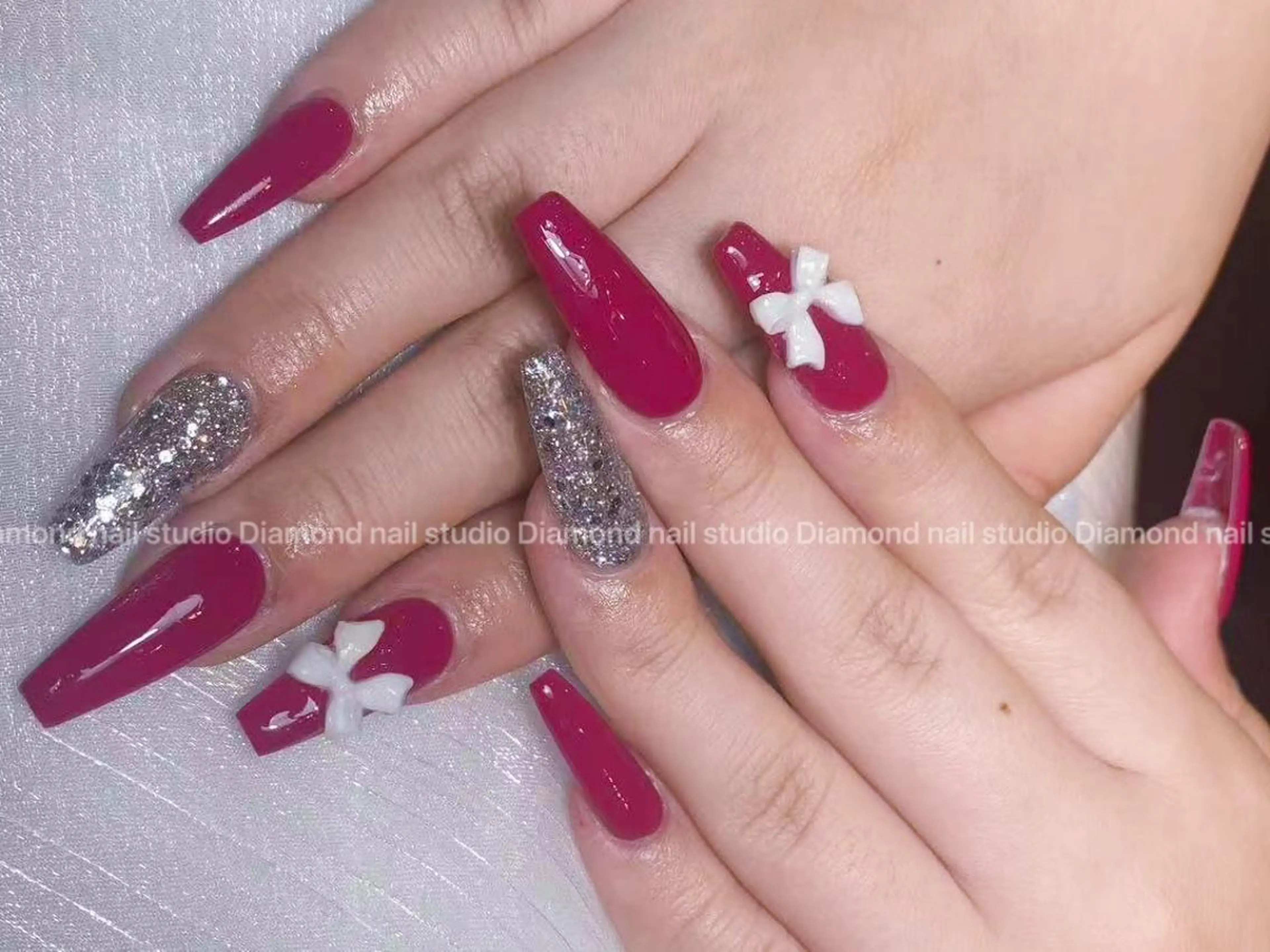 ネイル アートネイル オーロラネイル ガーリー キラキラネイル 韓国ネイル ハンドネイル Diamond ✨のネイルデザイン