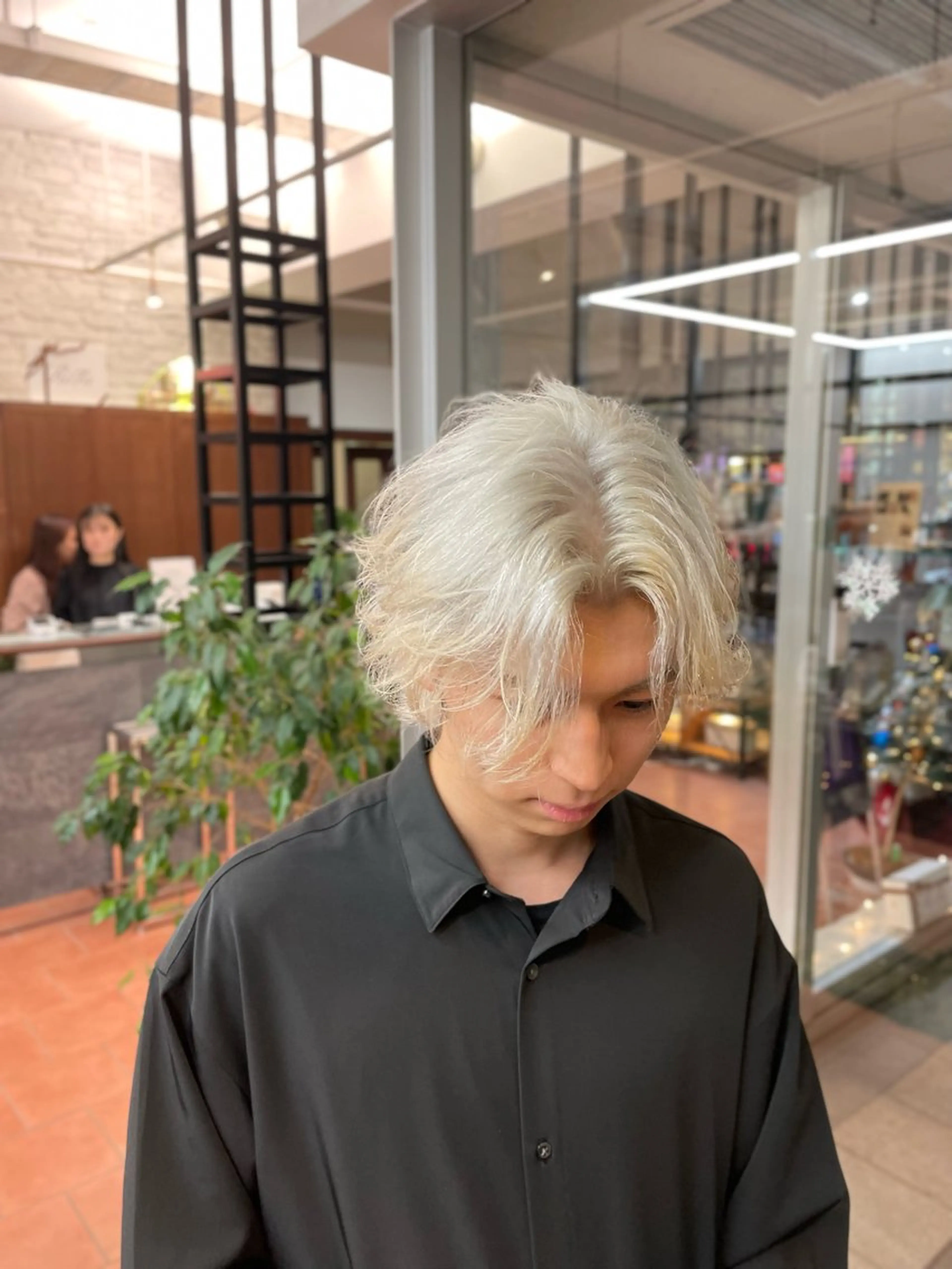 ブリーチ込み［ケアブリーチ］ヘアカラー　ミニモ予約特典オージュアトリートメント無料施術の写真