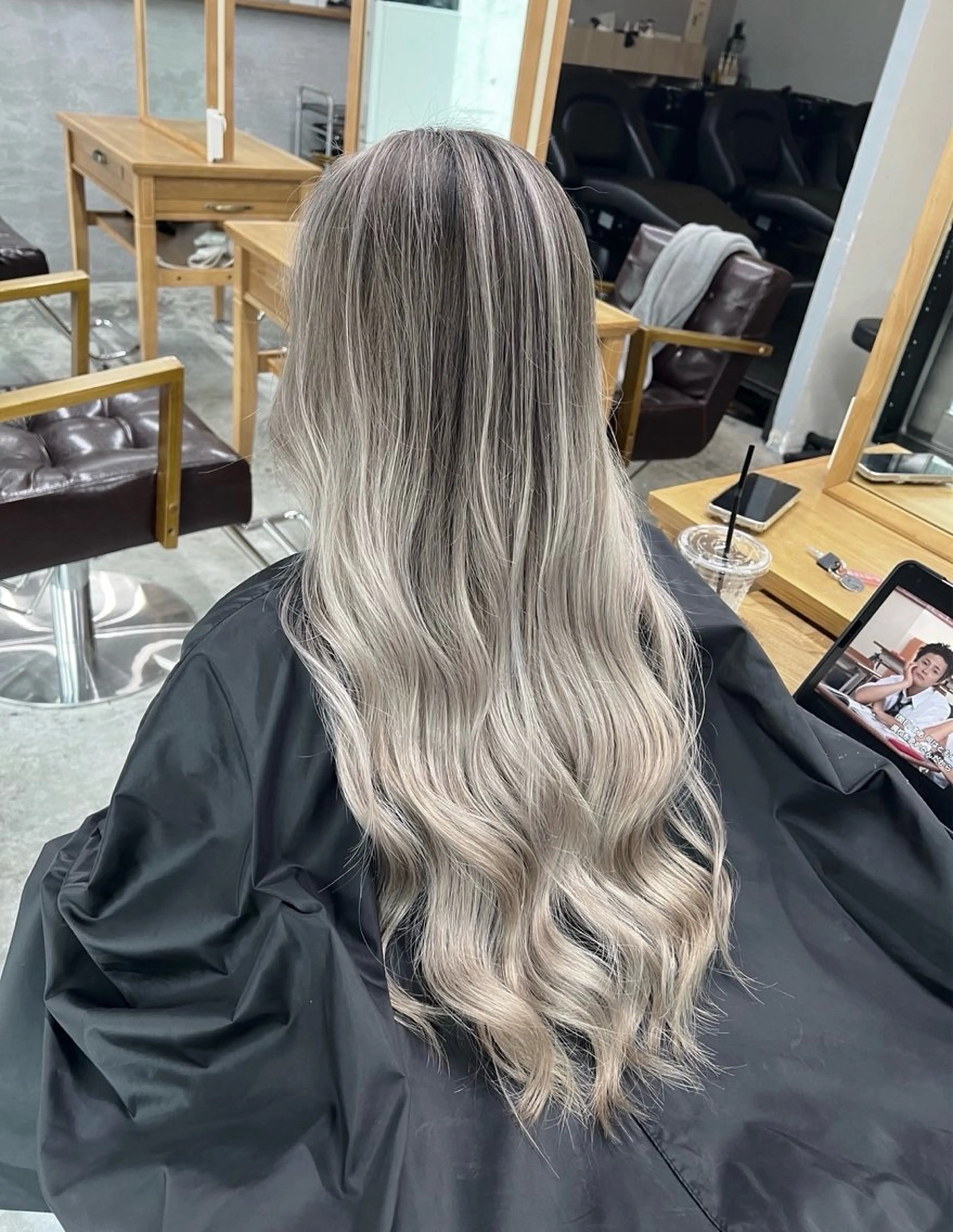 ロング カラー バレイヤージュ レイヤーカット ヘアカラー トリートメント ROBIN所属・指名数No.1 /NAOYAのヘアスタイル