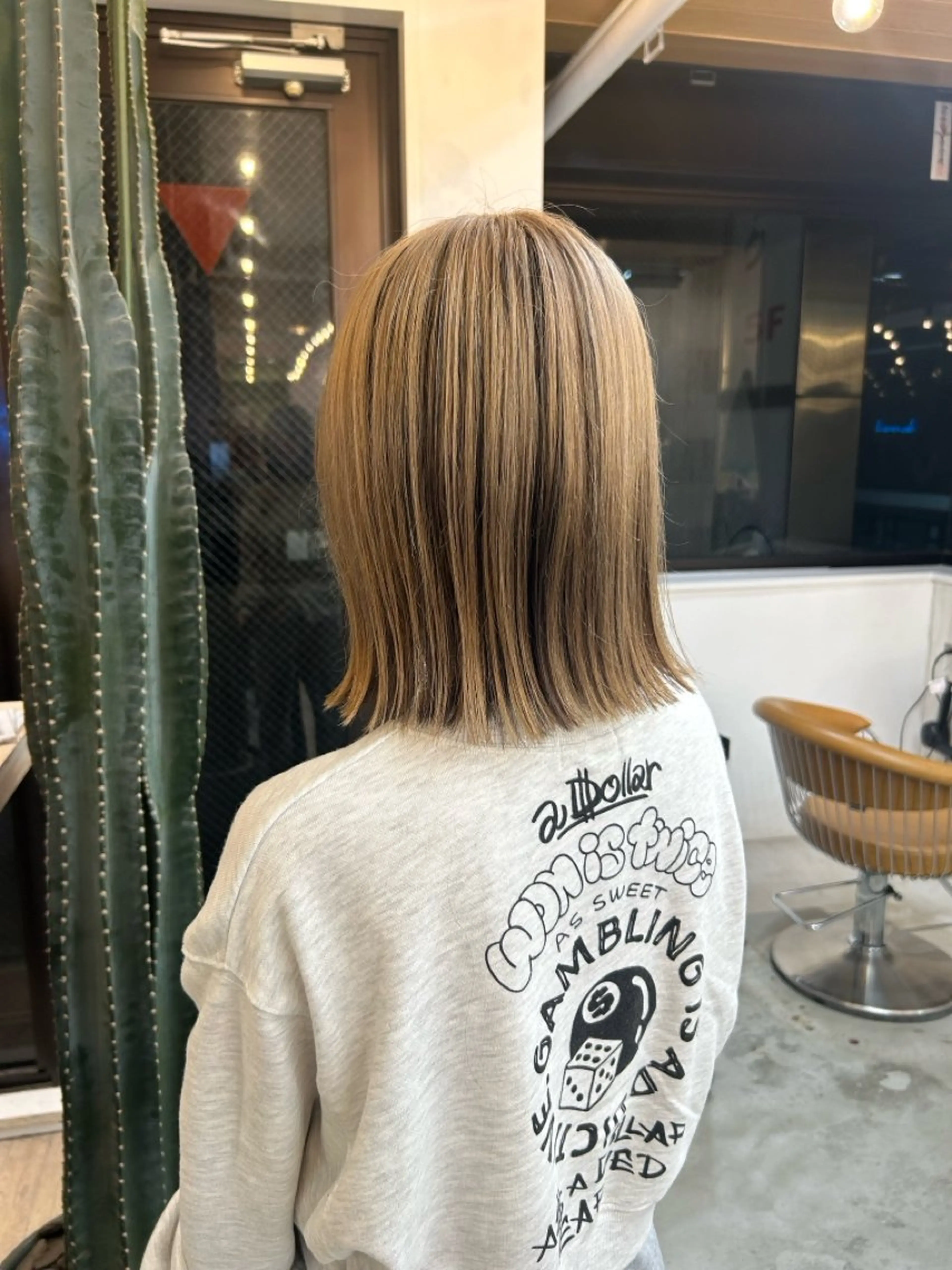 カラー デザインカラー ハイライトカラー ヘアカラー トリートメント 縮毛矯正/髪質改善 /ボブ/ともきのヘアスタイル