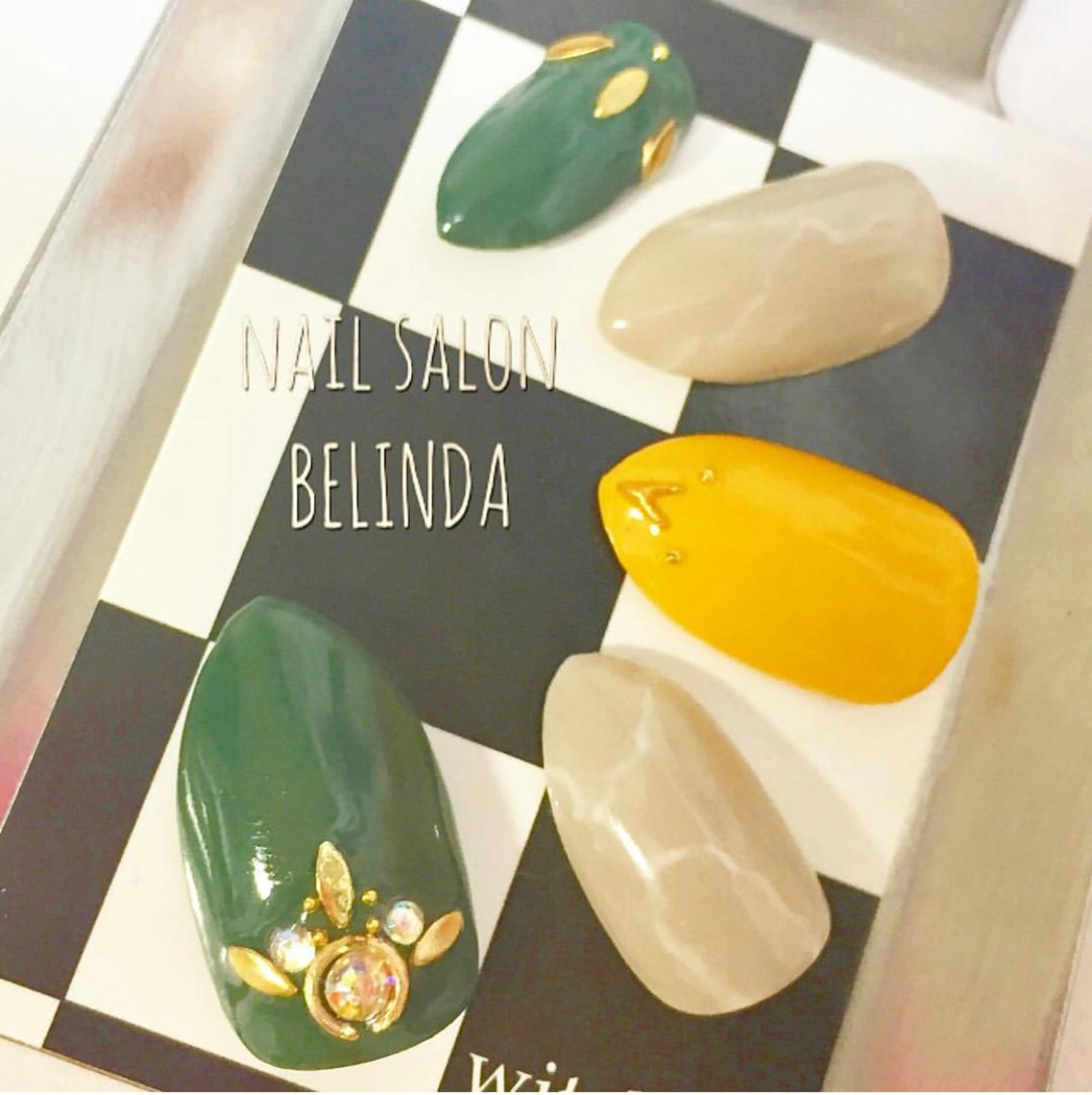 ミディアム ネイル 大理石ネイル(マーブル) ハンドネイル 毛利 ゆりあのエステ・リラクイメージ