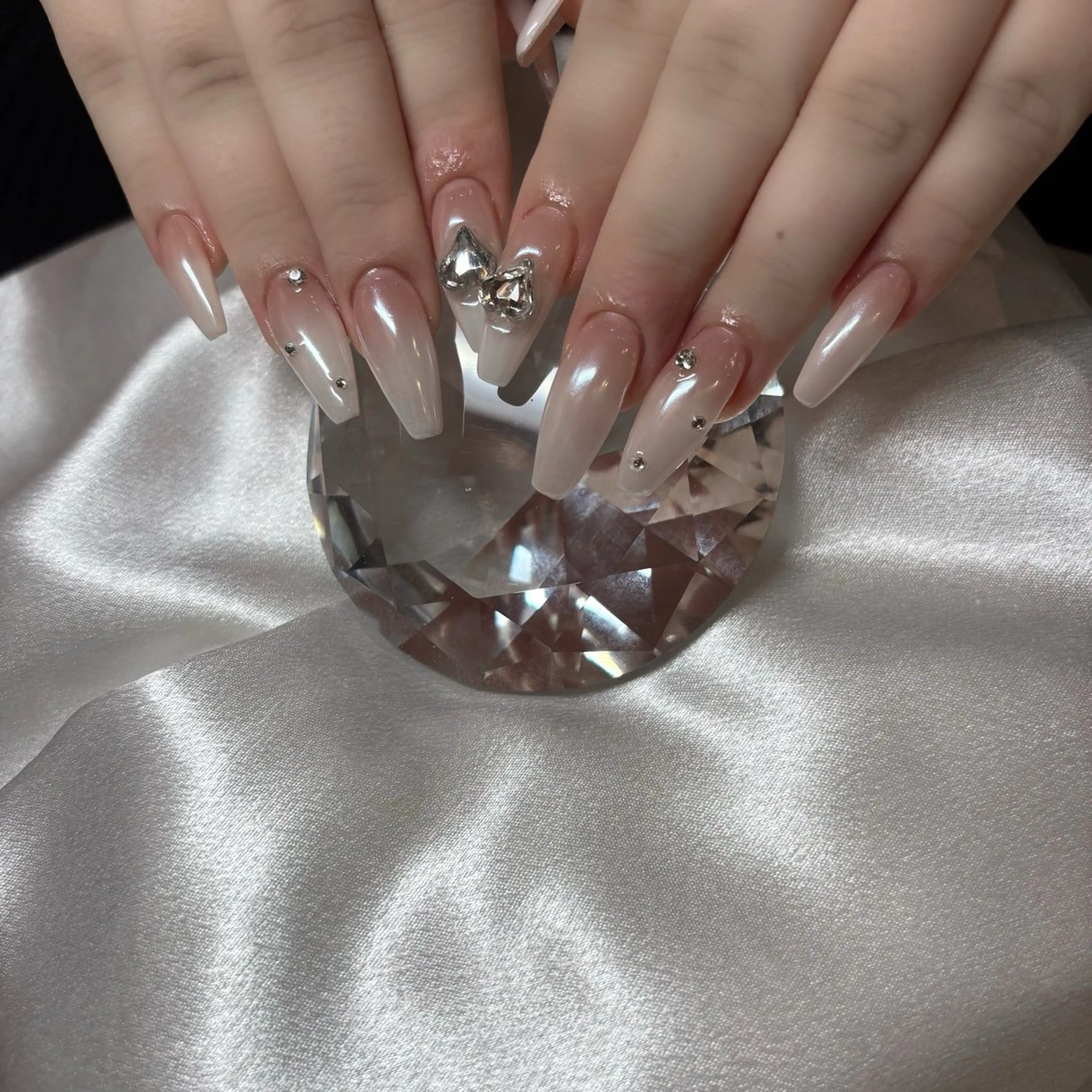 ネイル オーロラネイル FOUNDATION所属・yuno❤︎ FOUNDATIONのネイルデザイン