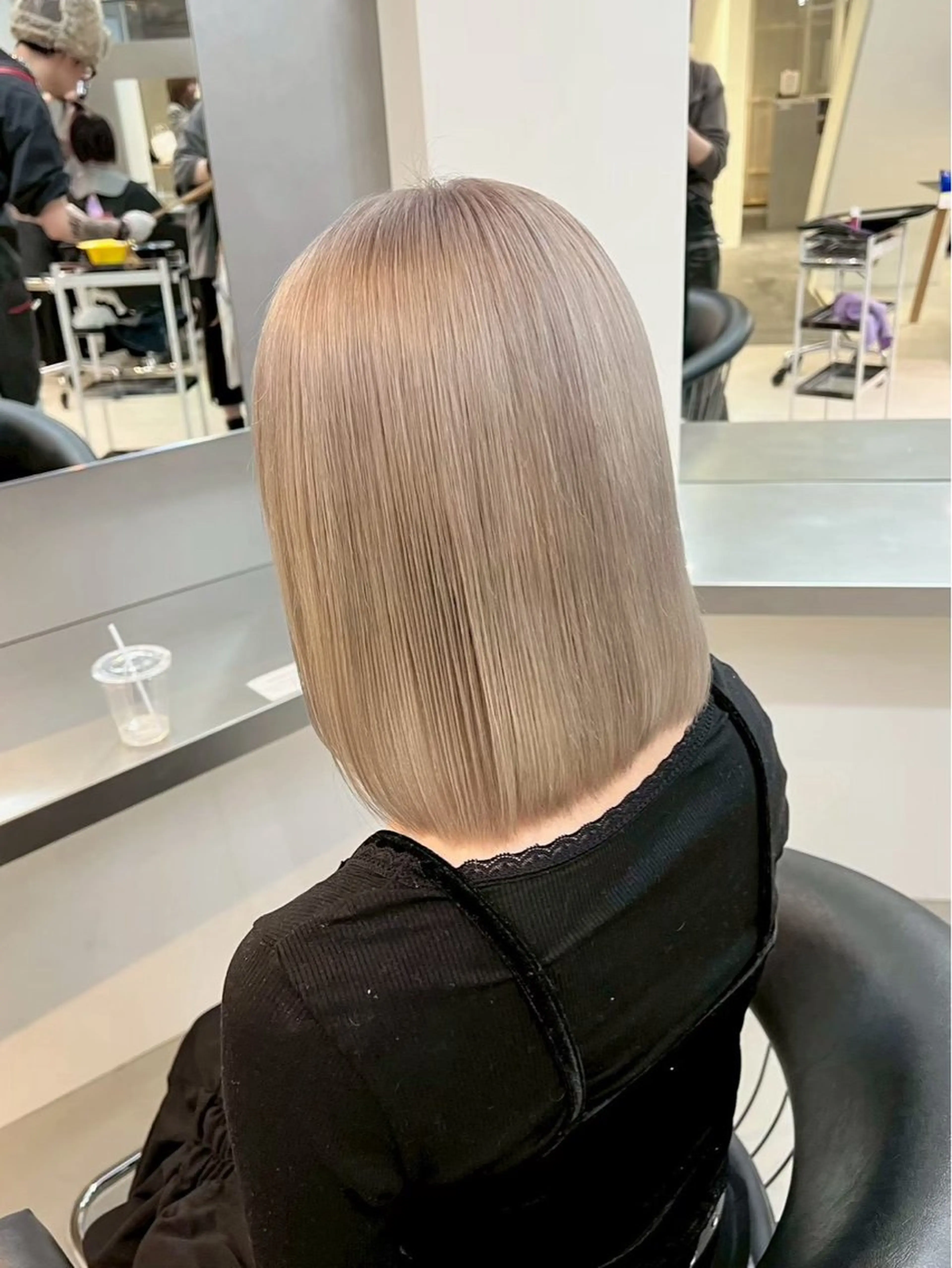 ショート カラー ベージュカラー ホワイトベージュ ヘアカラー うる艶カラー 🪐💫serenaのヘアスタイル