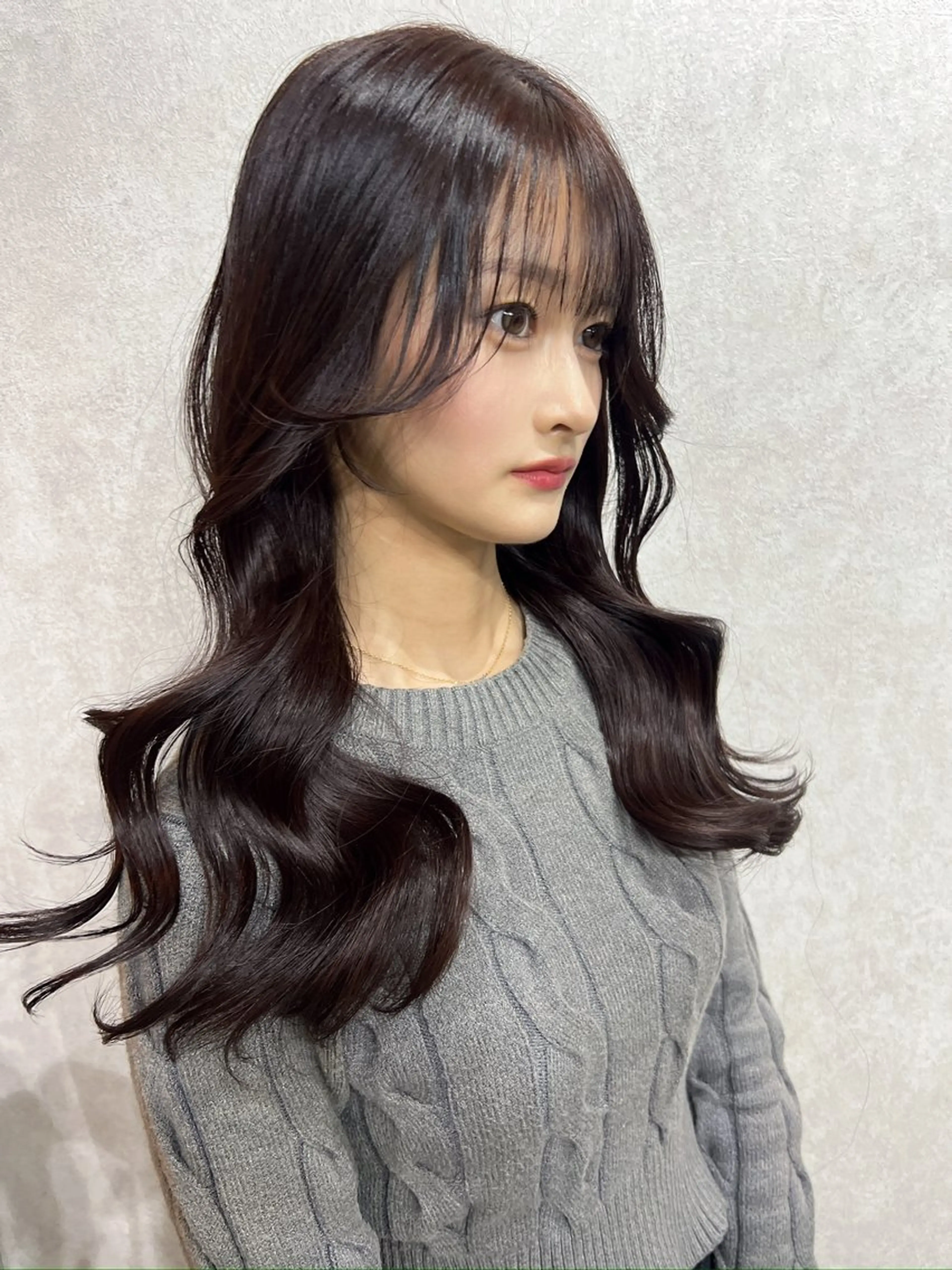 ロング カット ヘアカラー トリートメント maya レイヤーカットのヘアスタイル
