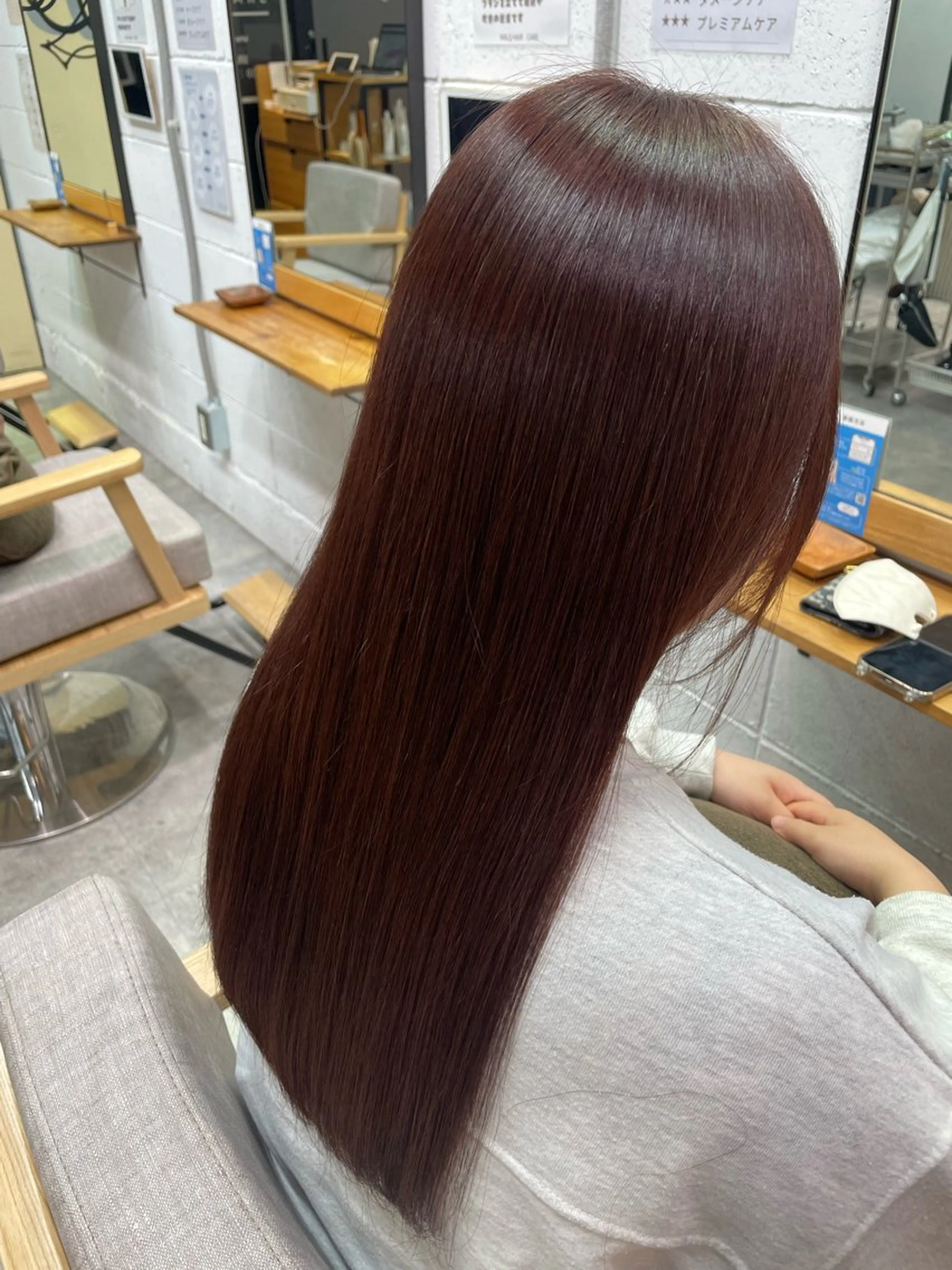 ロング カラー 見奈美 凜のヘアスタイル