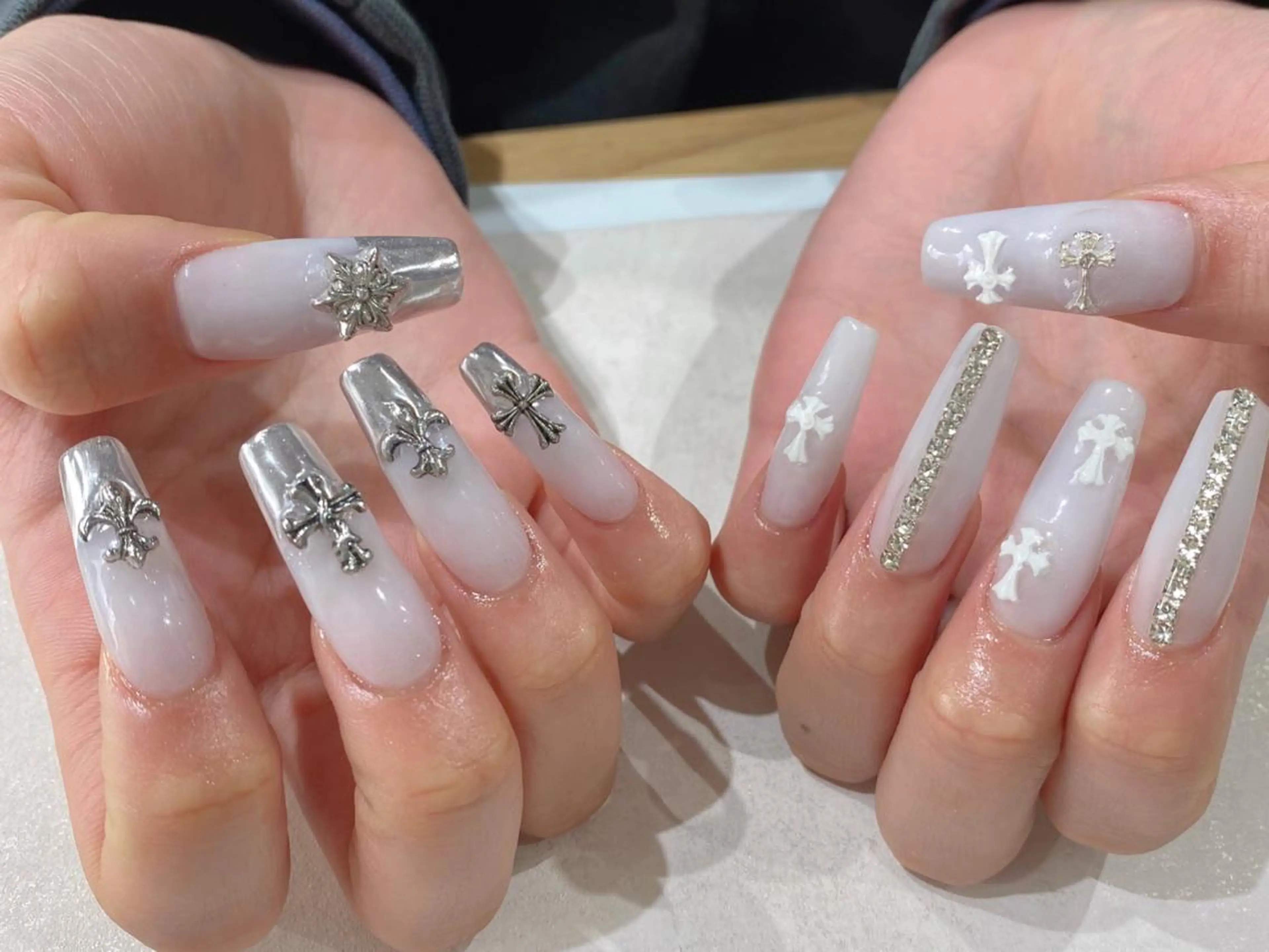 ロング ハンドネイル Nail  R💫 naoのネイルデザイン