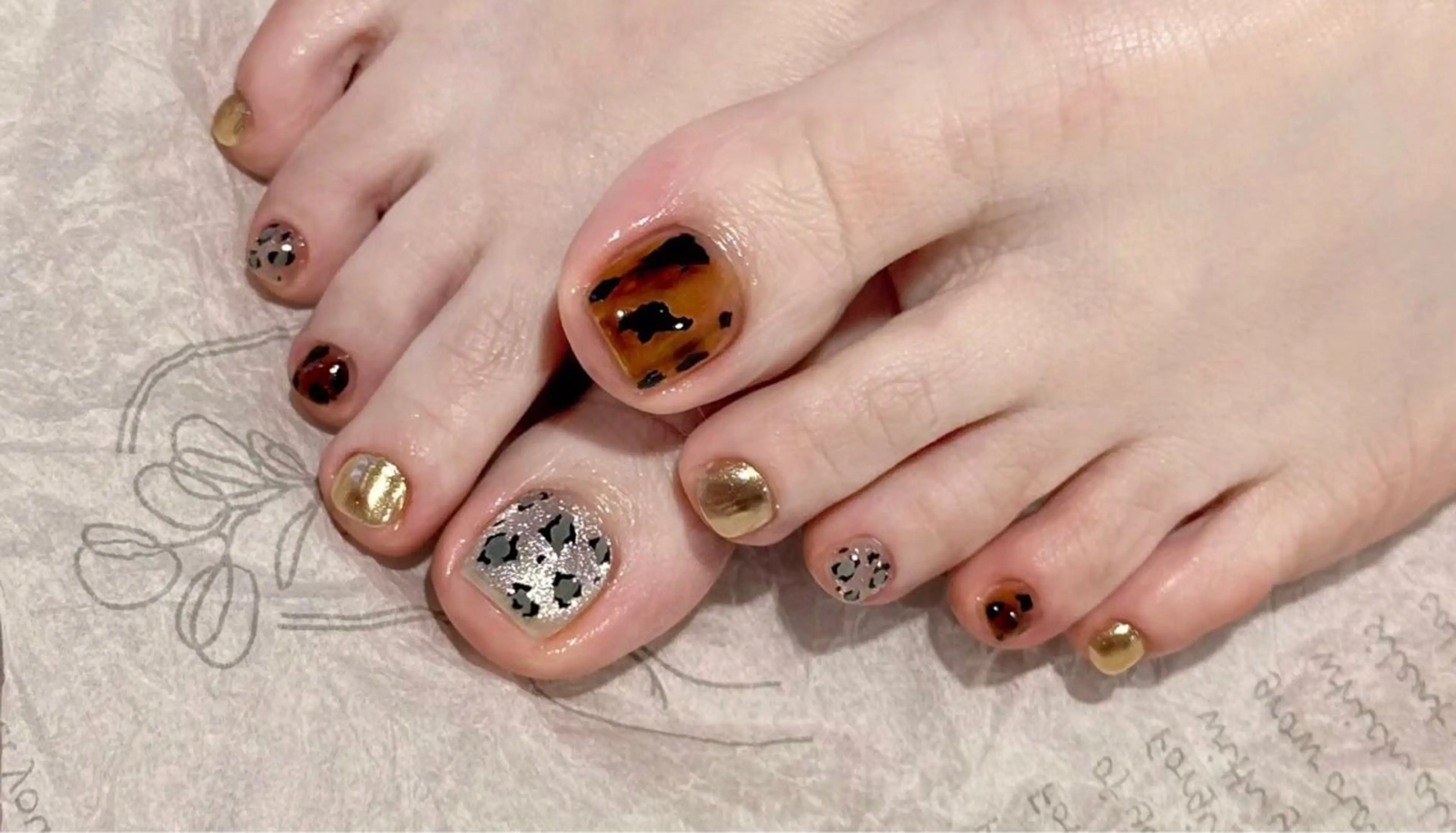 ネイル アニマル柄 マグネットネイル フットネイル enju0422所属・谷口 雪のネイルデザイン