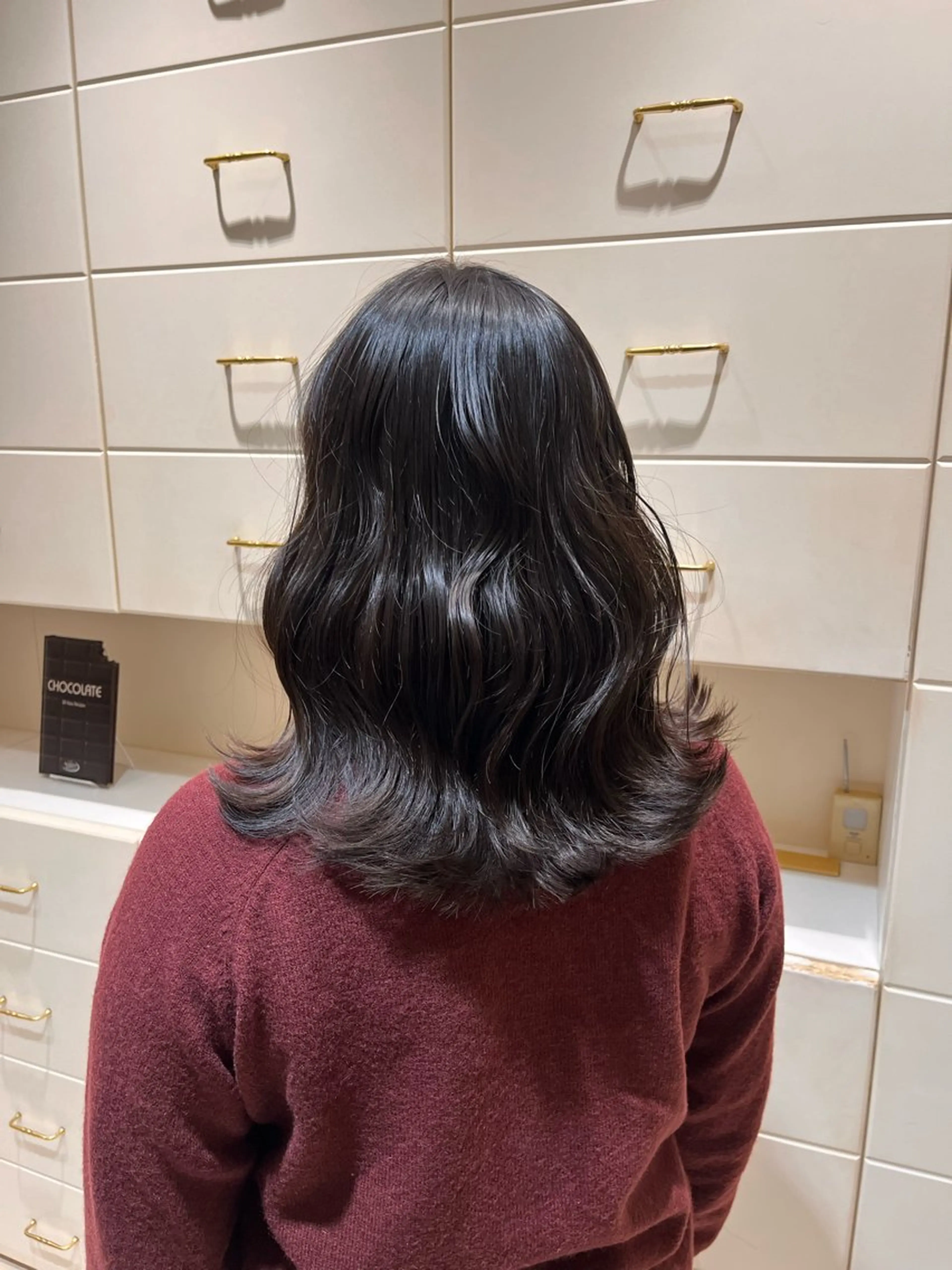 セミロング hair make BEHIVE ichibancho AVEDA所属・渡邉  日向子 ・レイヤー、縮毛矯正のヘアスタイル