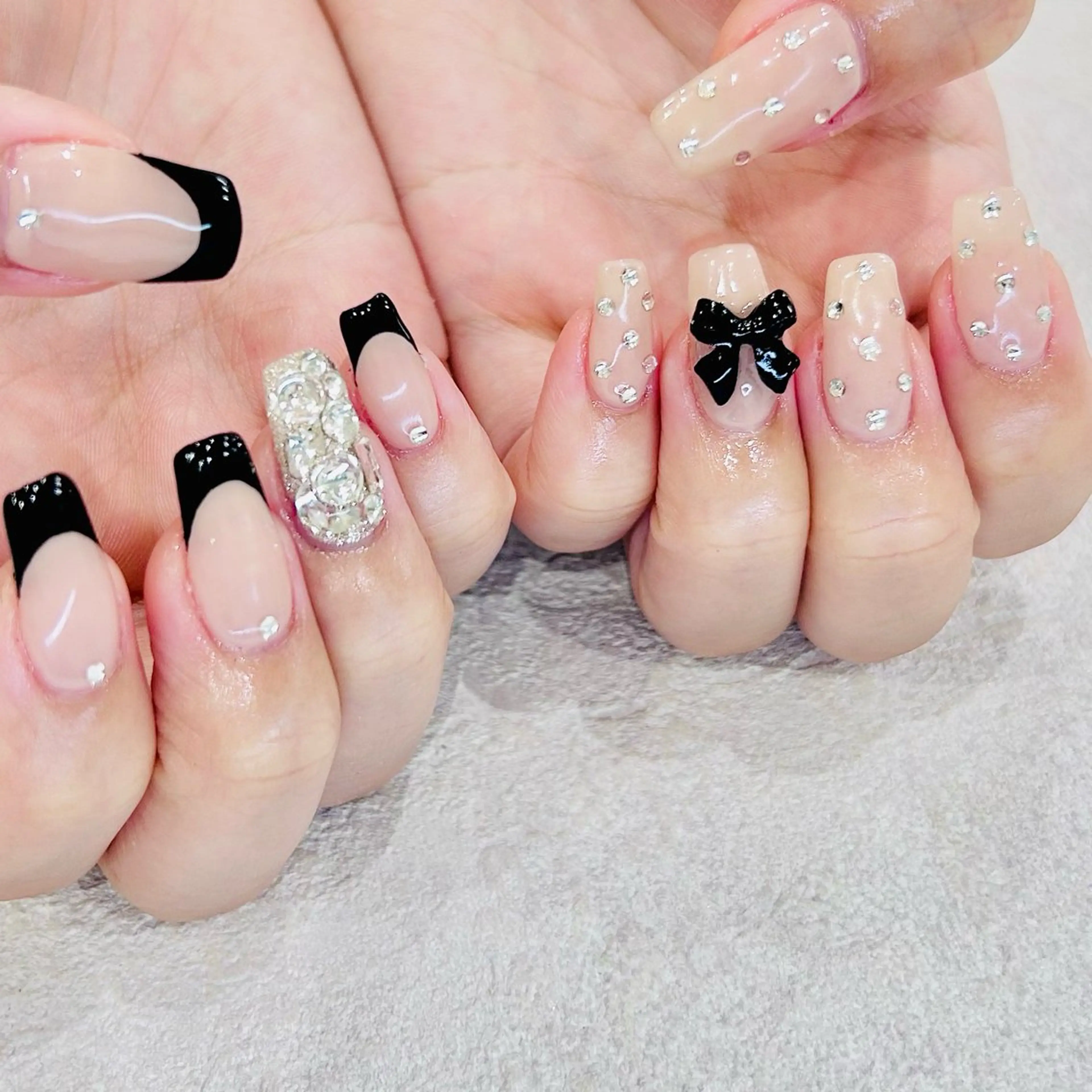 ネイル ストーンネイル ハンドネイル muum_nail 新宿2分 三丁目1分のネイルデザイン