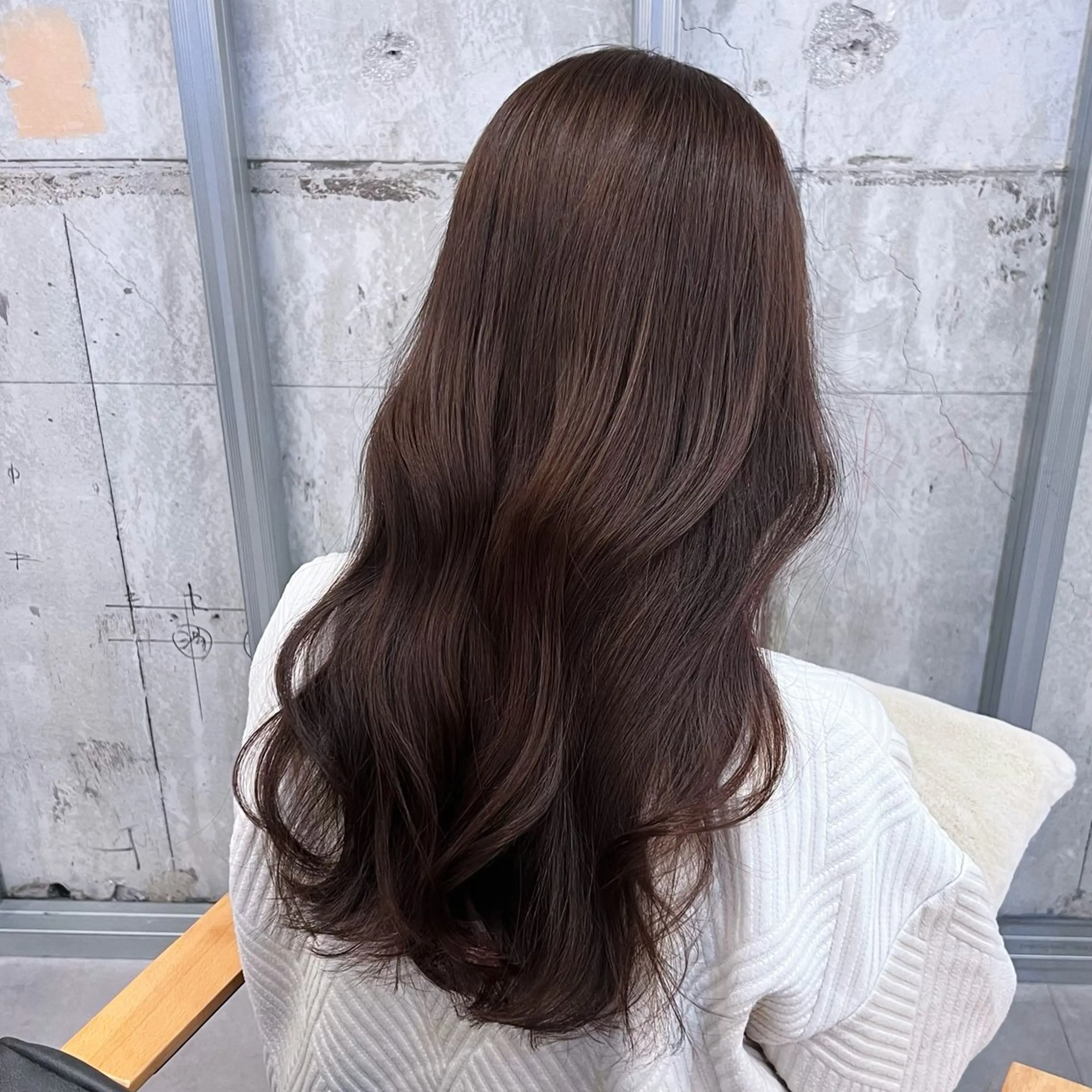 セミロング カラー パーマ アッシュ アッシュグレー アッシュグレージュ ベージュカラー 黒髪 ブリーチなし/ ベージュ/akiraのヘアスタイル