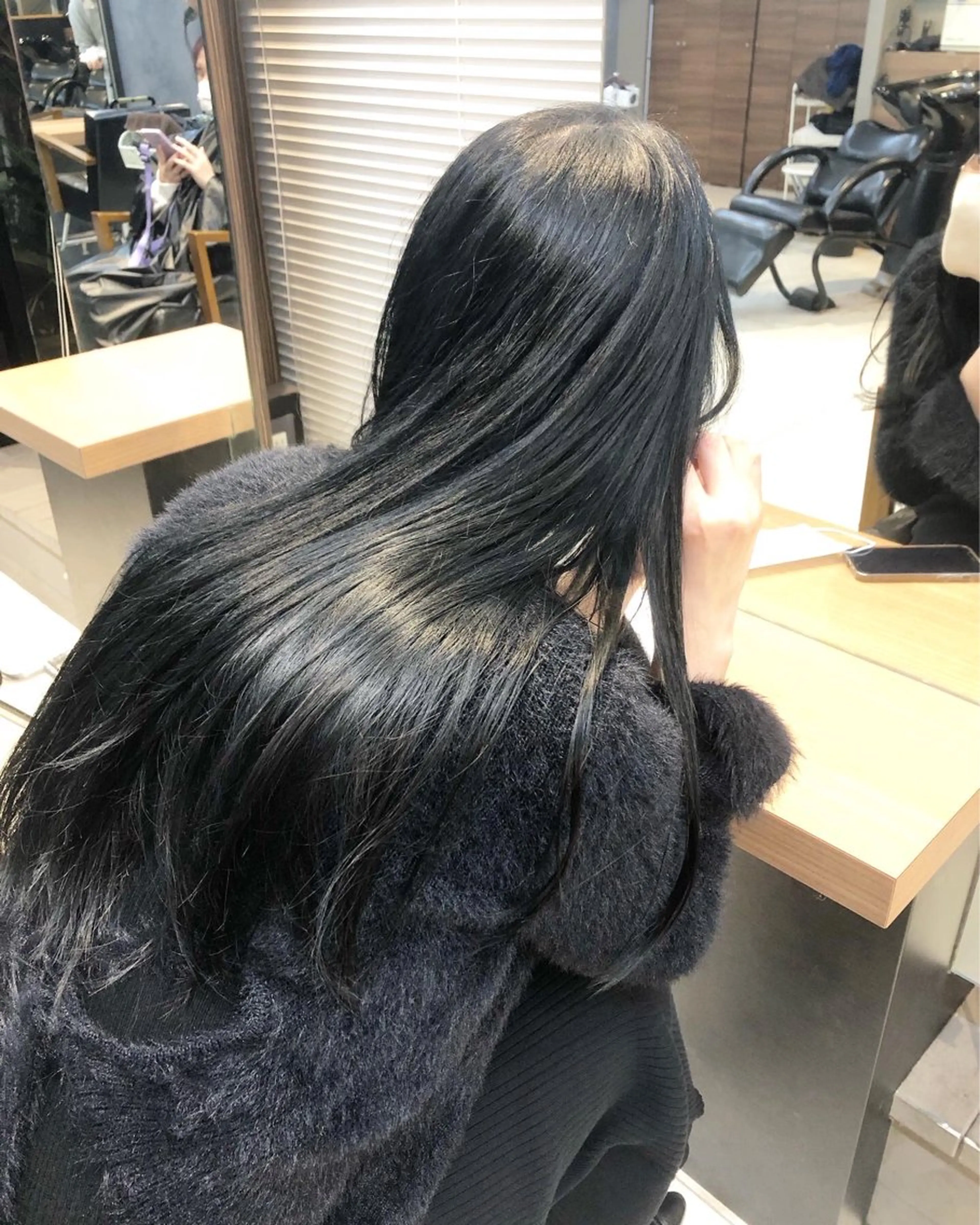 ロング カラー ヘアアレンジ 黒髪 ヘアカラー トリートメント ainico+所属・メンズ特化✂️栗原 侑也のヘアスタイル