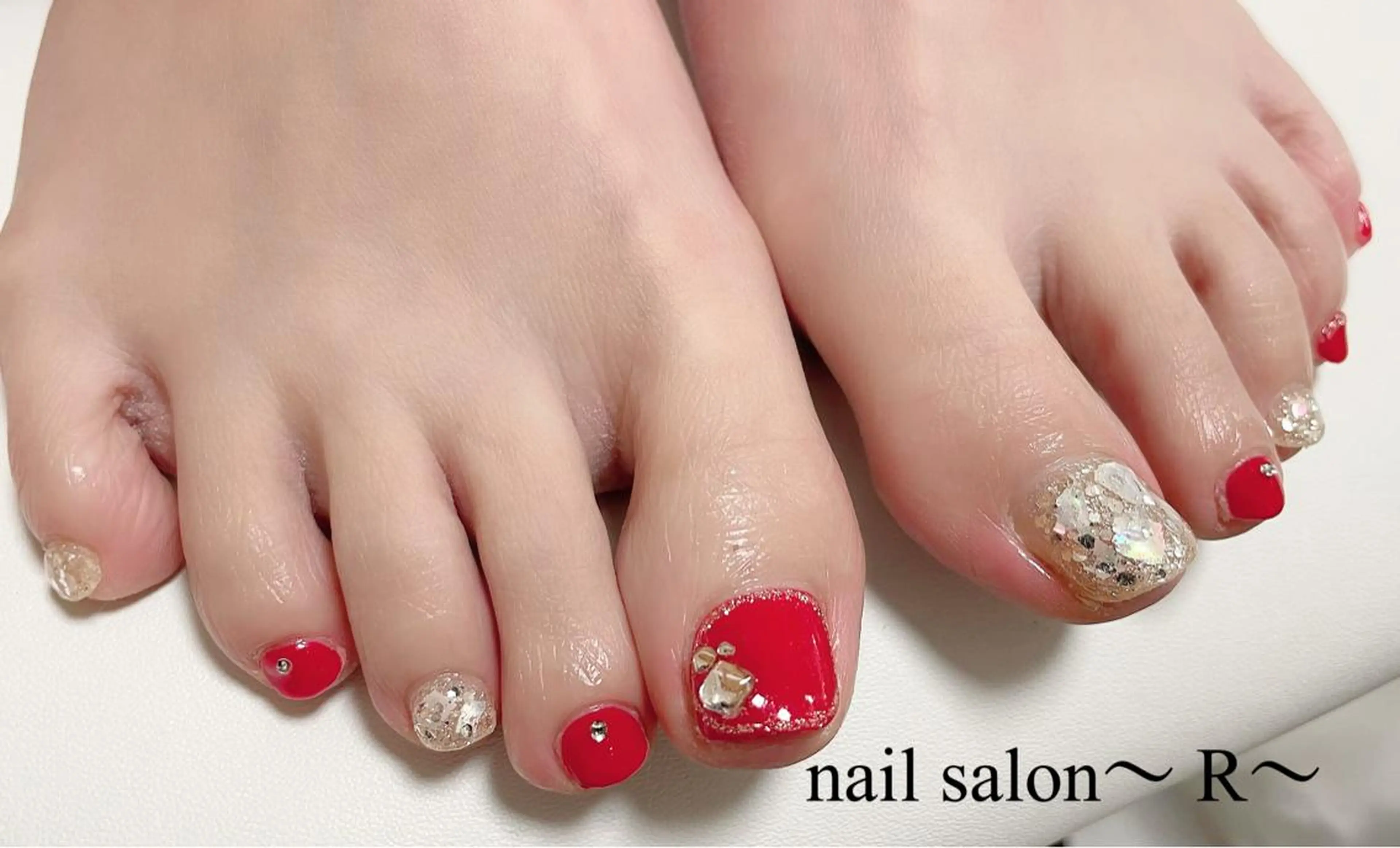 ネイル フットネイル ラメ(グリッター) ラメグラデーション ワンカラーネイル フットネイル 〜 R〜 プライベートサロンのネイルデザイン