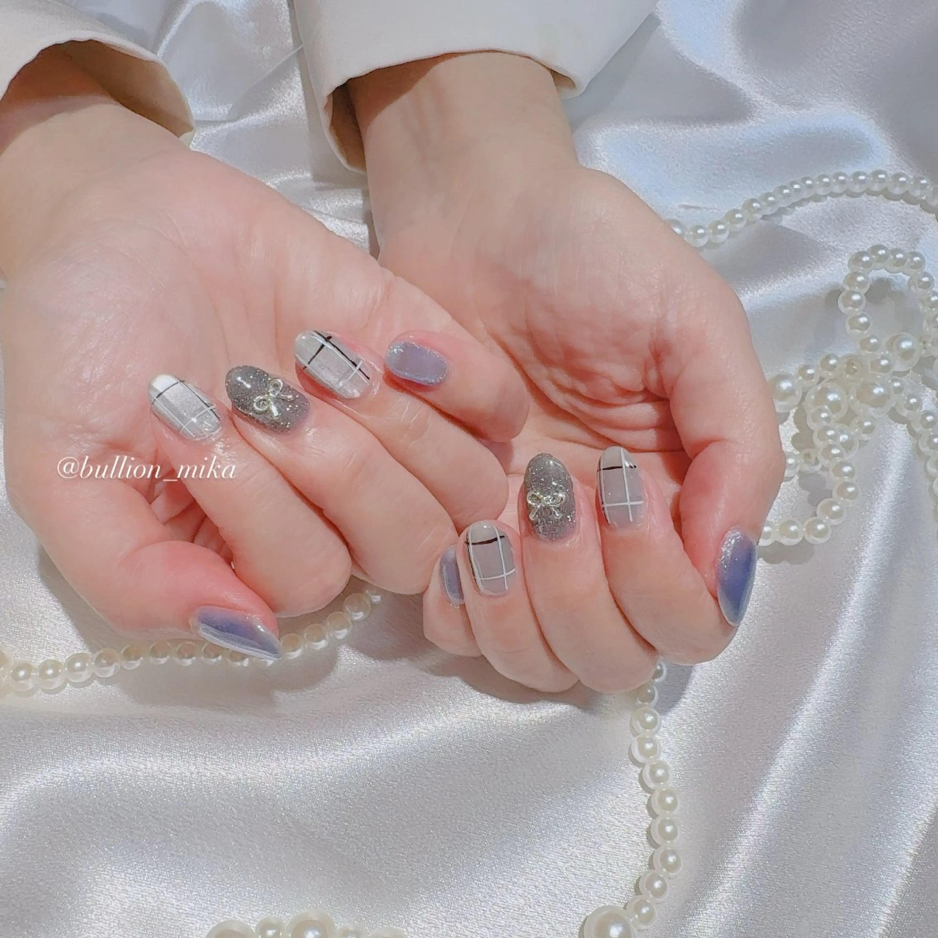 ネイル マグネットネイル リボン シルバー シンプルネイル 冬ネイル ハンドネイル ブリオン大濠本店💟 𝕄𝕚𝕂𝔸のネイルデザイン