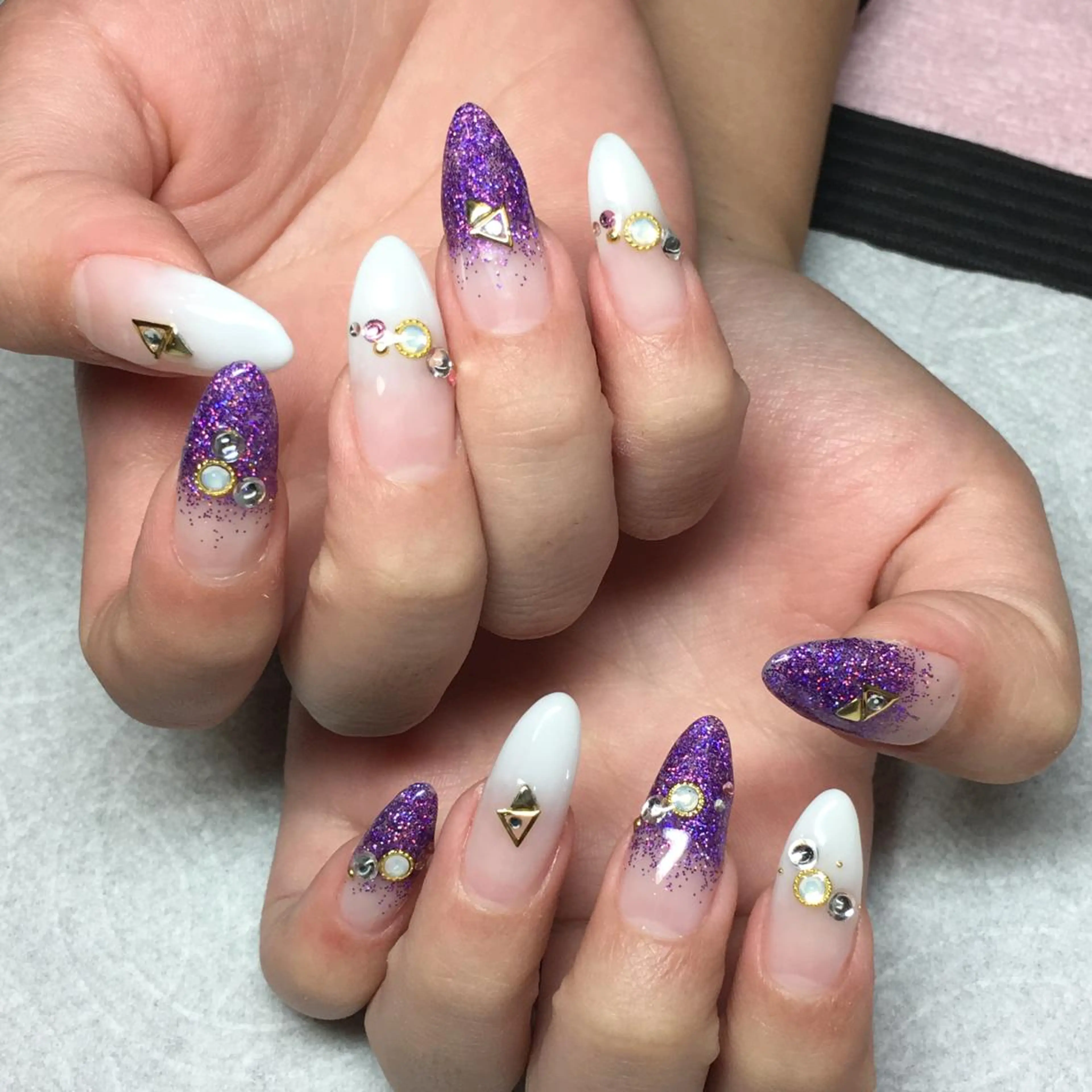 ネイル THECOLORS所属・近貞 莉奈のネイルデザイン