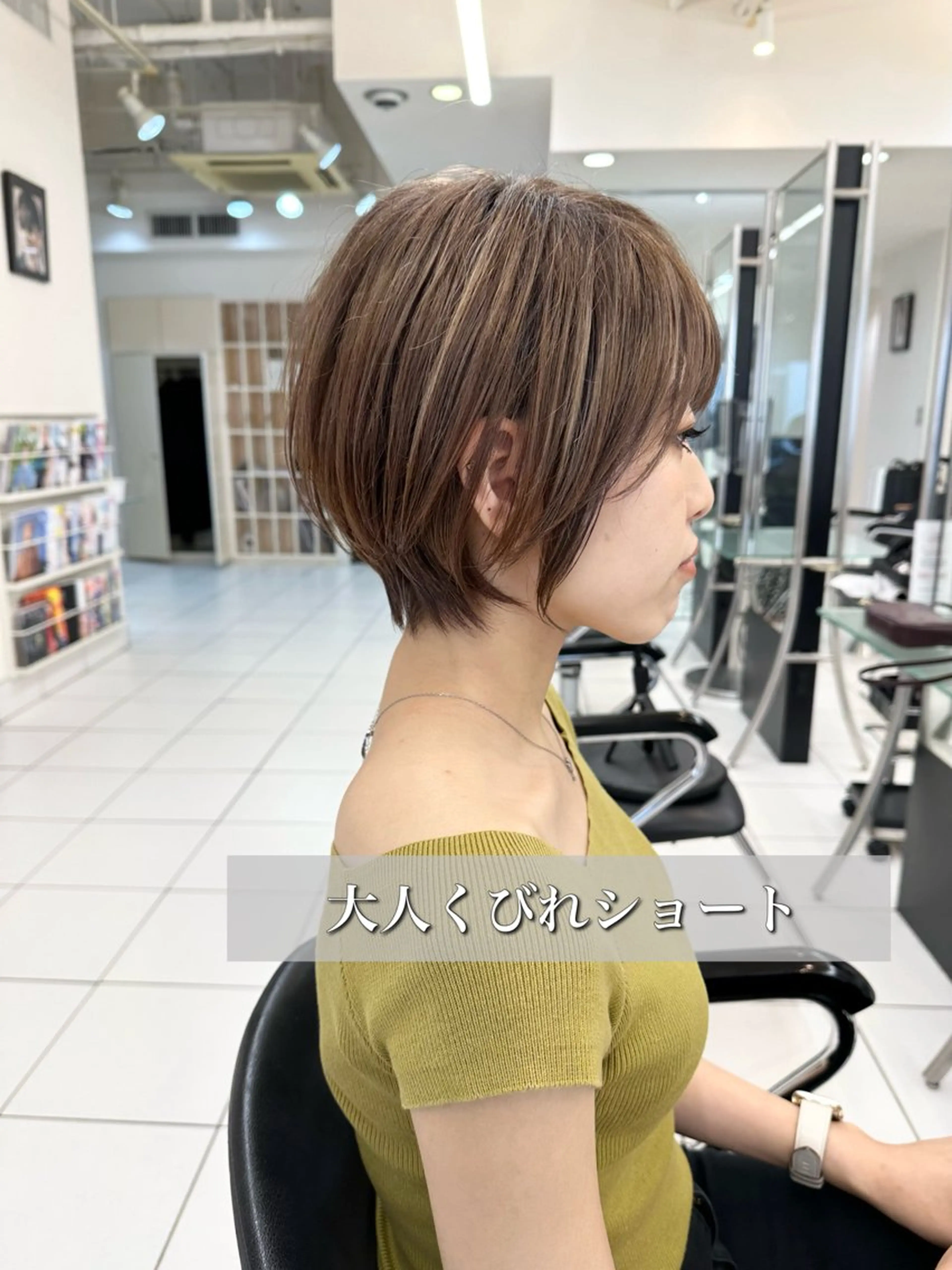 ショート カラー 小池 功のヘアスタイル