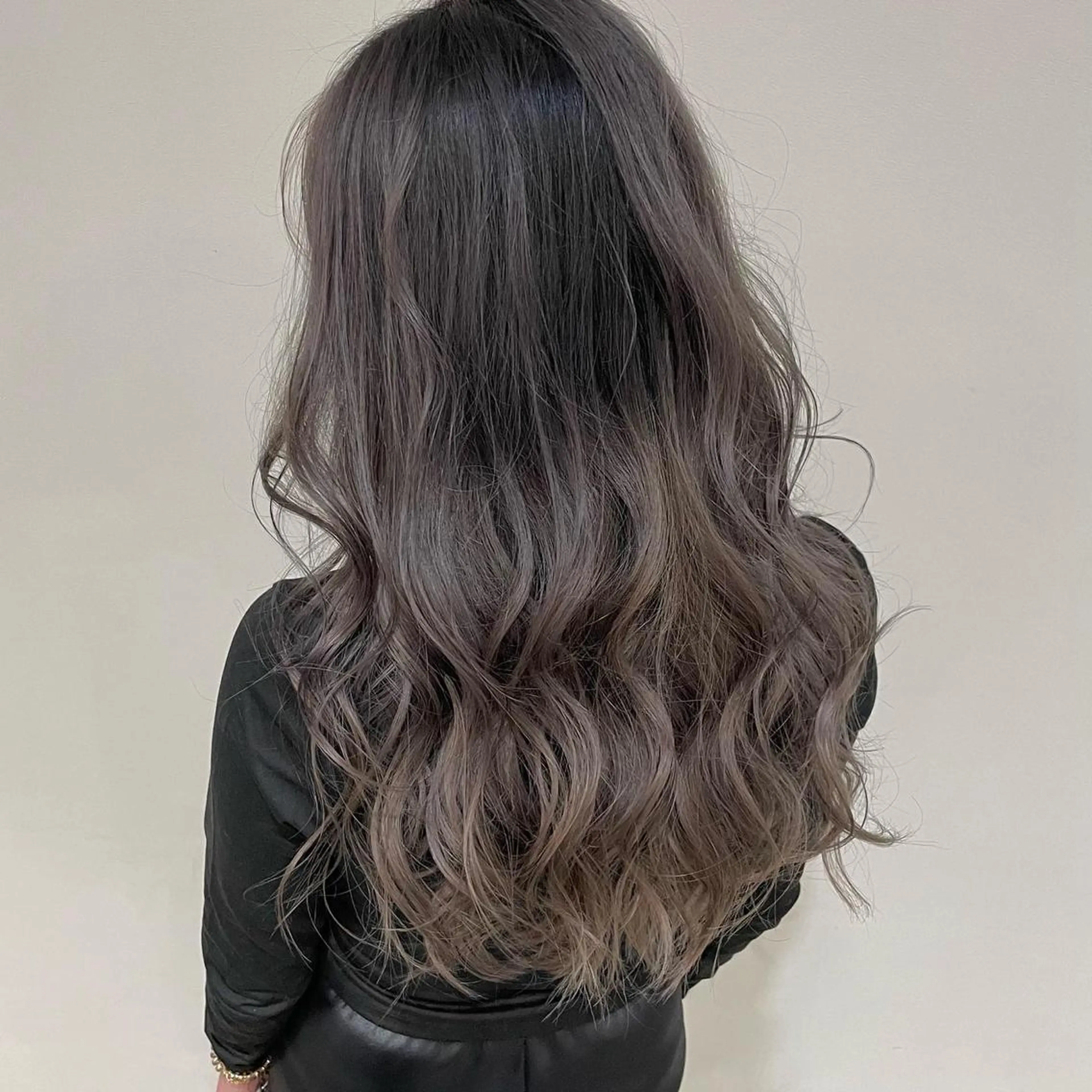 セミロング アッシュ アッシュグレー アッシュグレージュ ミストバング ボブ 大人可愛い/レイヤー /ブリーチ/溝口誠二のヘアスタイル