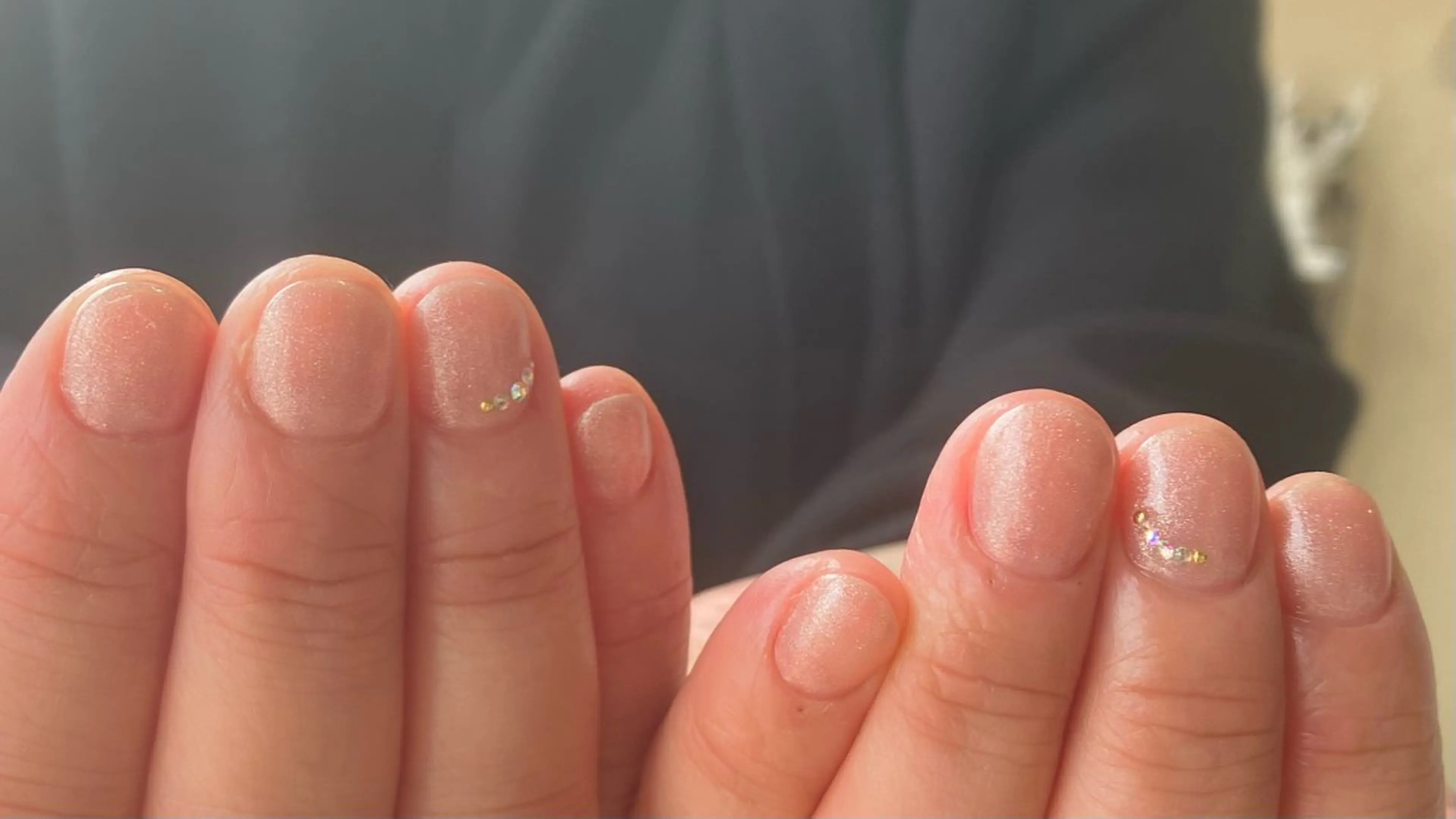 ネイル ピンク 春ネイル ストーンネイル nailsister まゆのネイルデザイン