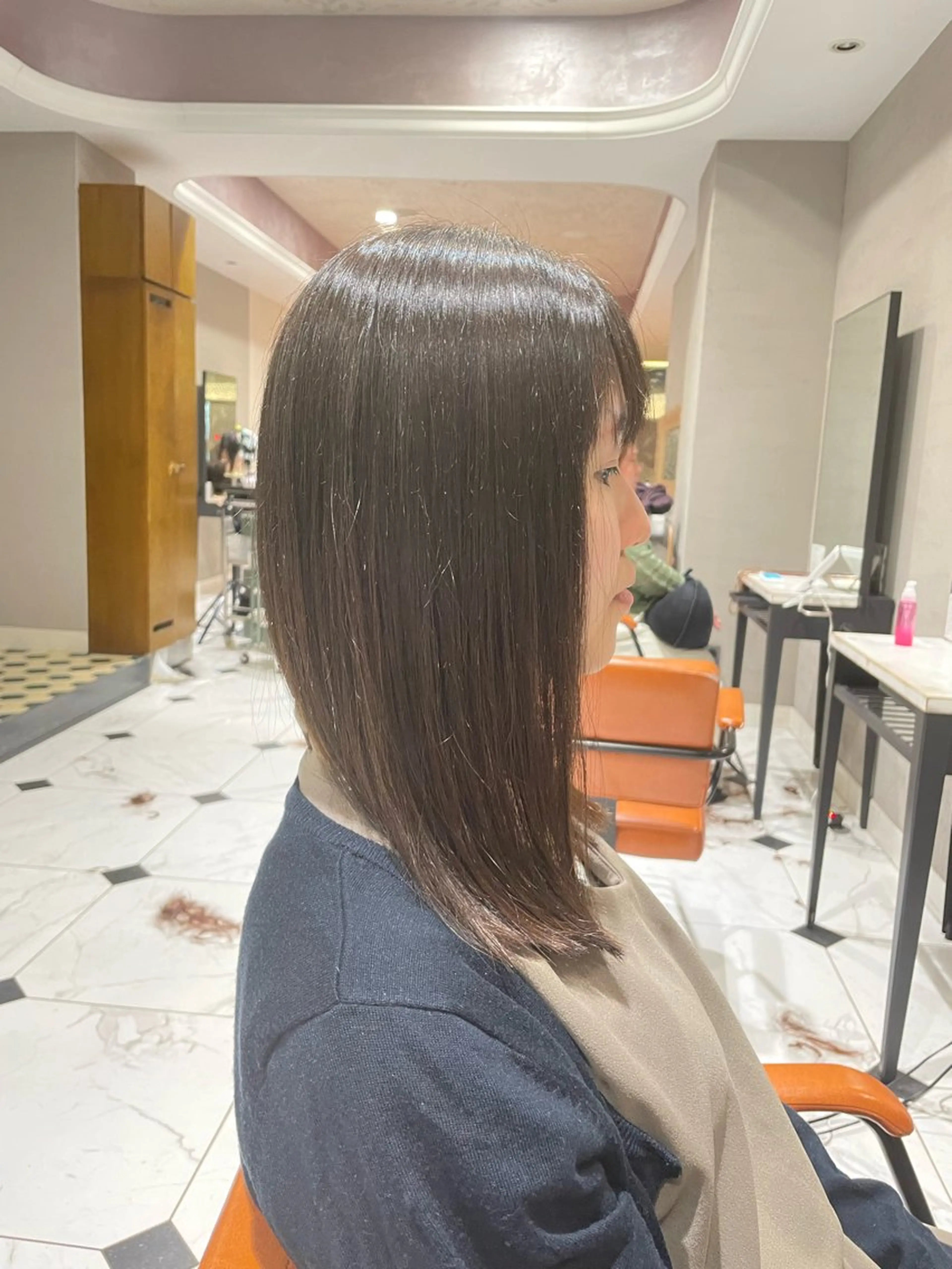ミディアム 頭から整える美容師 松田のヘアスタイル