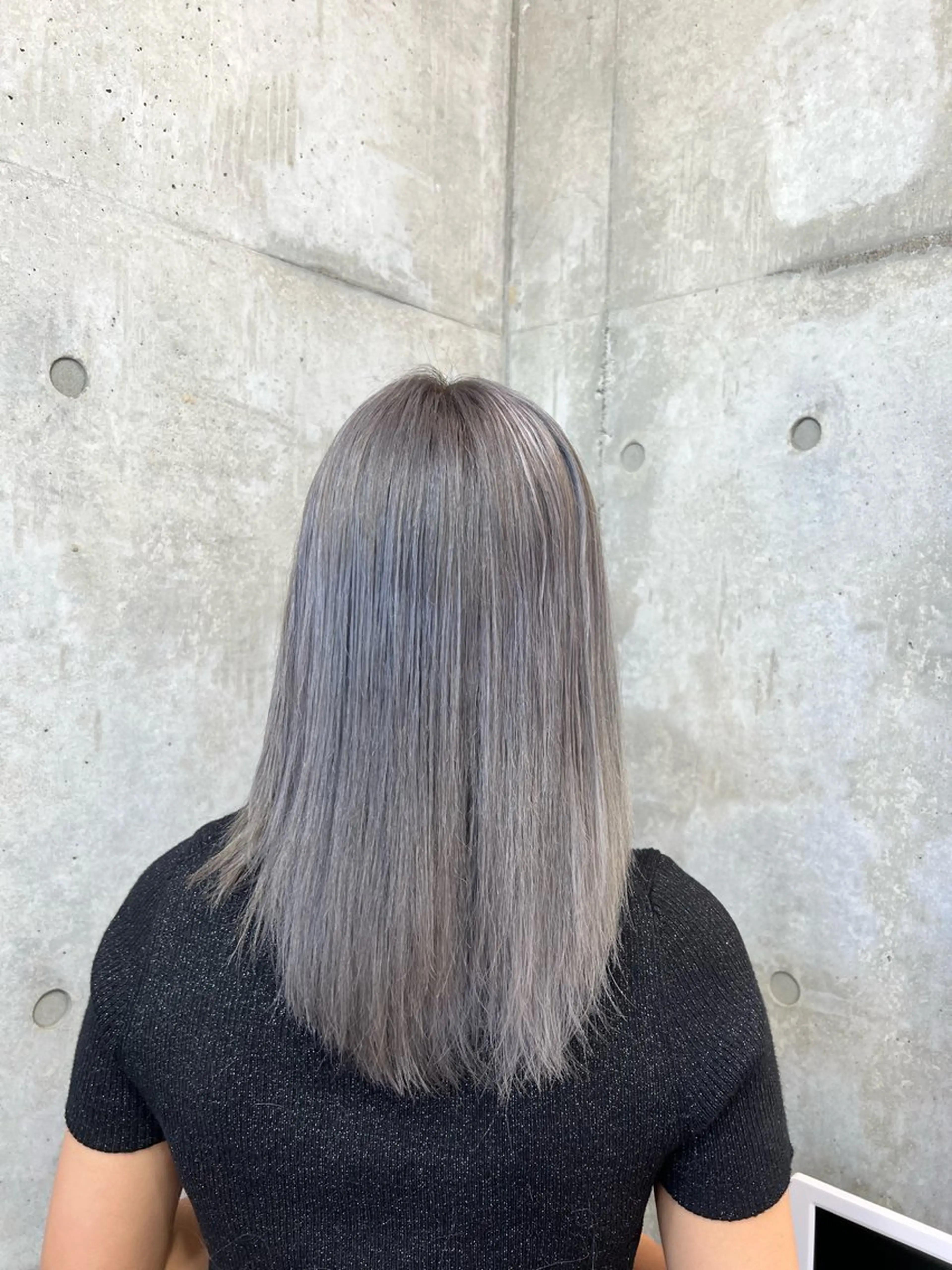 セミロング ブリーチカラー/ 寺口佳希のヘアスタイル