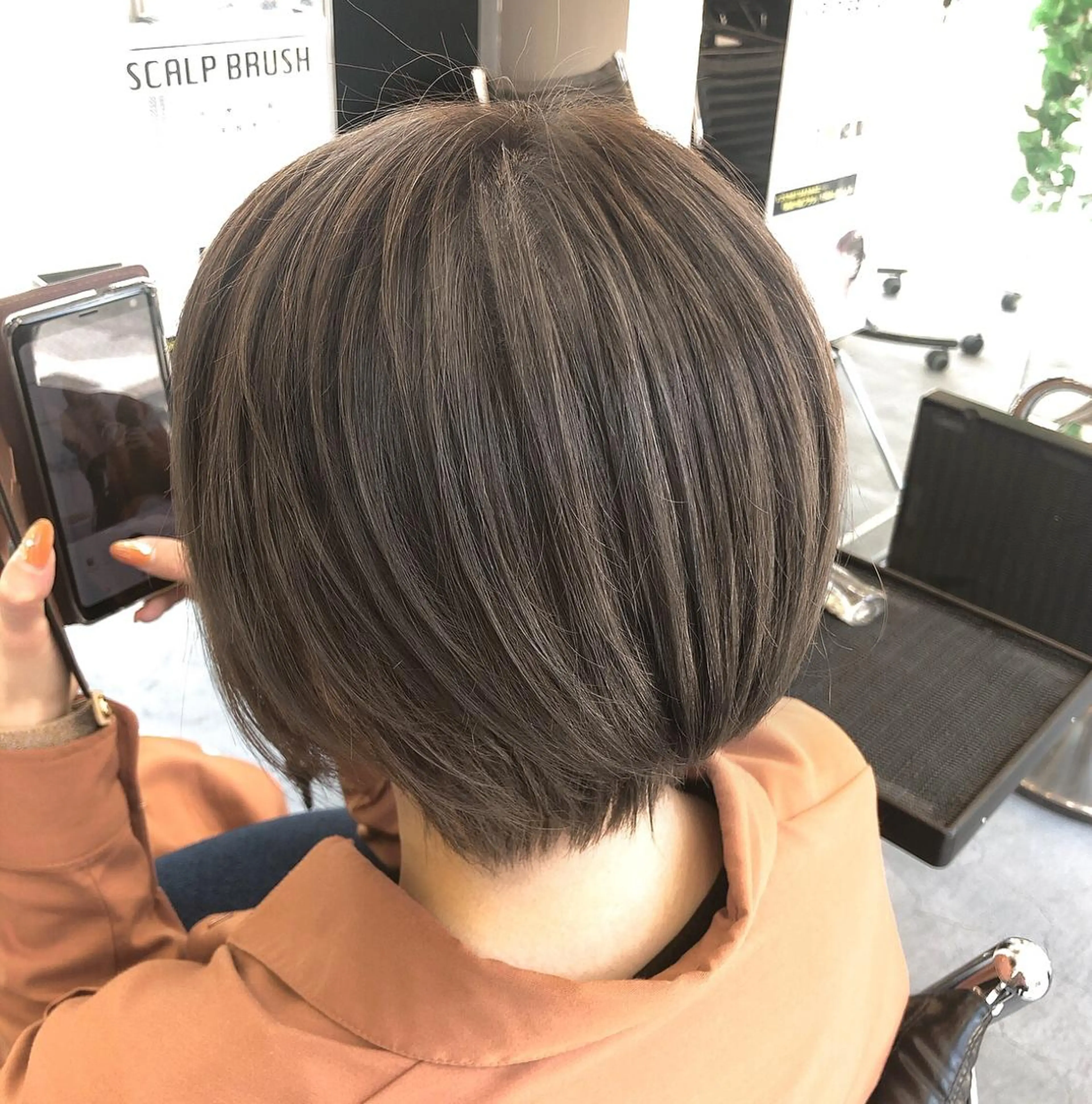 ショート カラー ✨レイヤーお任せ✨ 林有里子のヘアスタイル