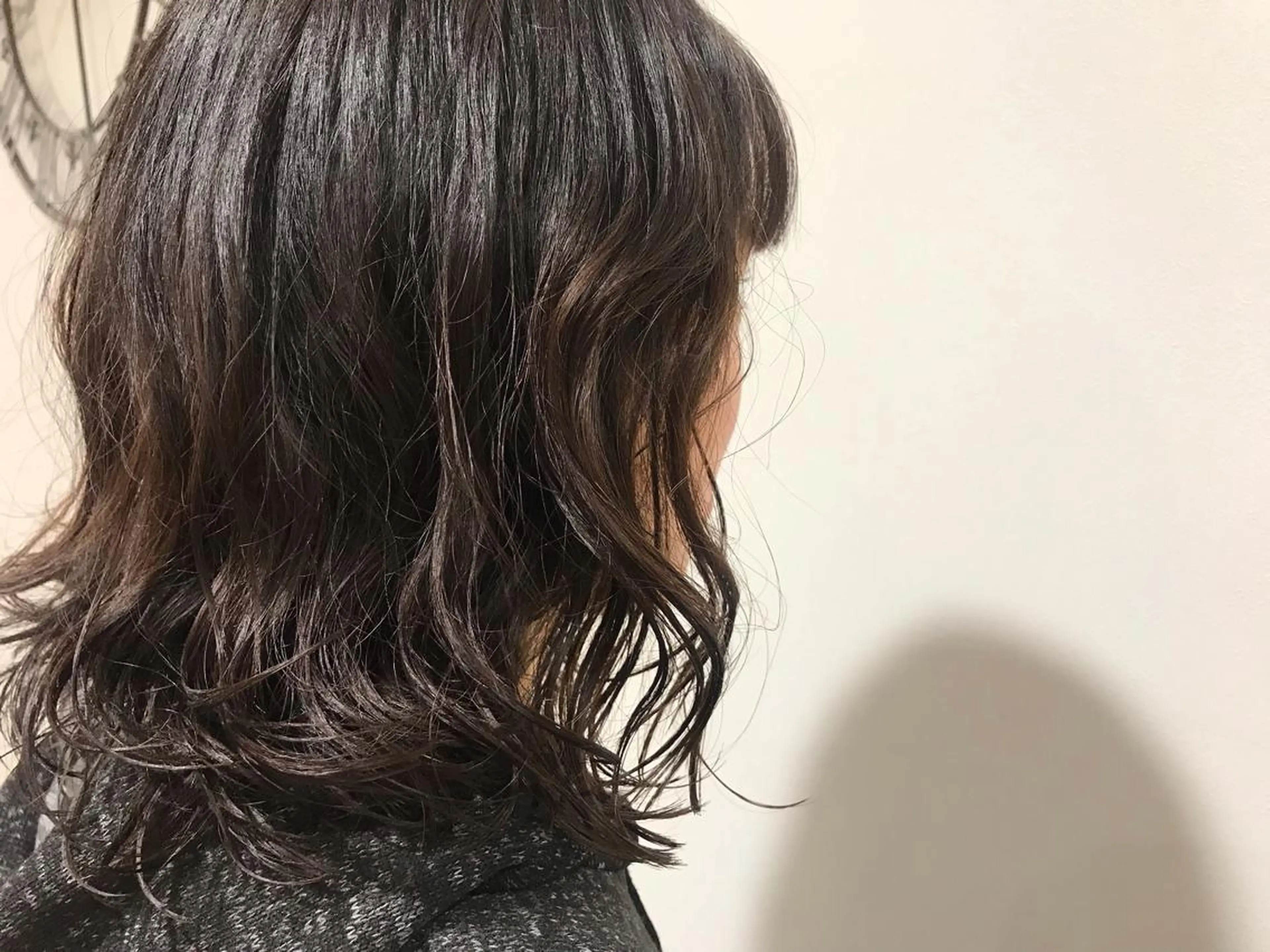 ミディアム 暖色カラー🍊 ボブ🌿顔周りcutのヘアスタイル