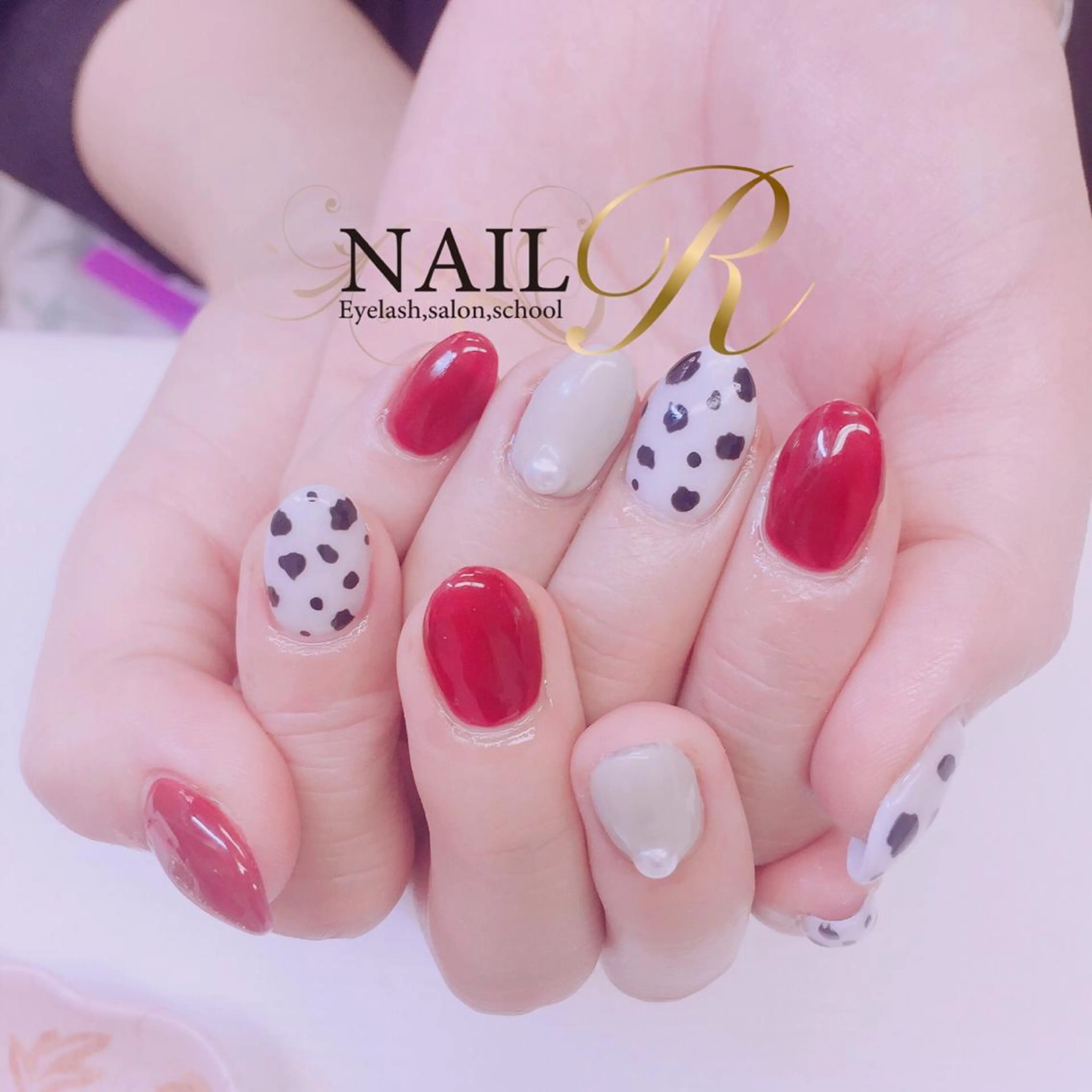 シンプルジェルネイルコース。お好きなアート4本付きの写真