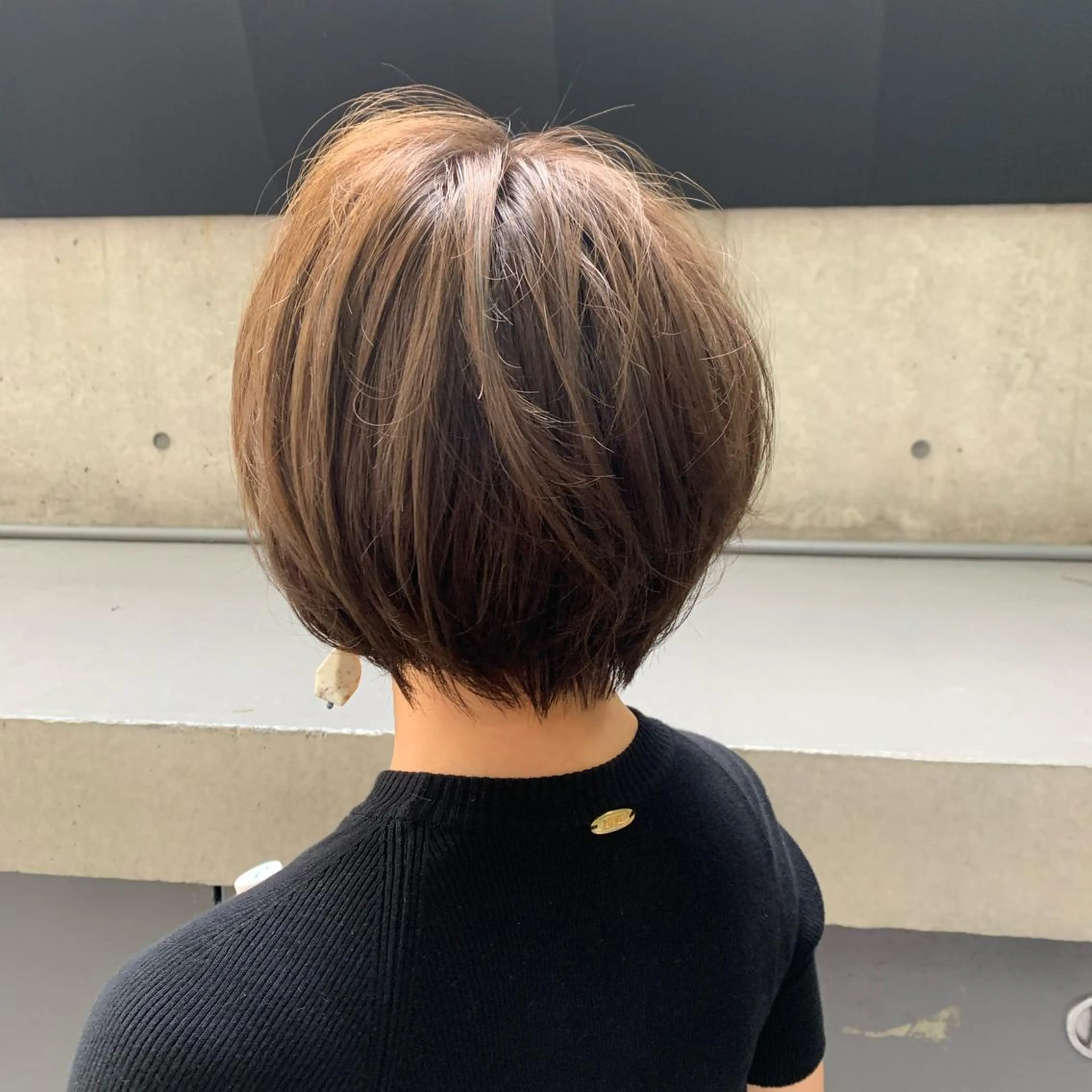 ショート カラー マネージャー八尾 裕一郎のヘアスタイル