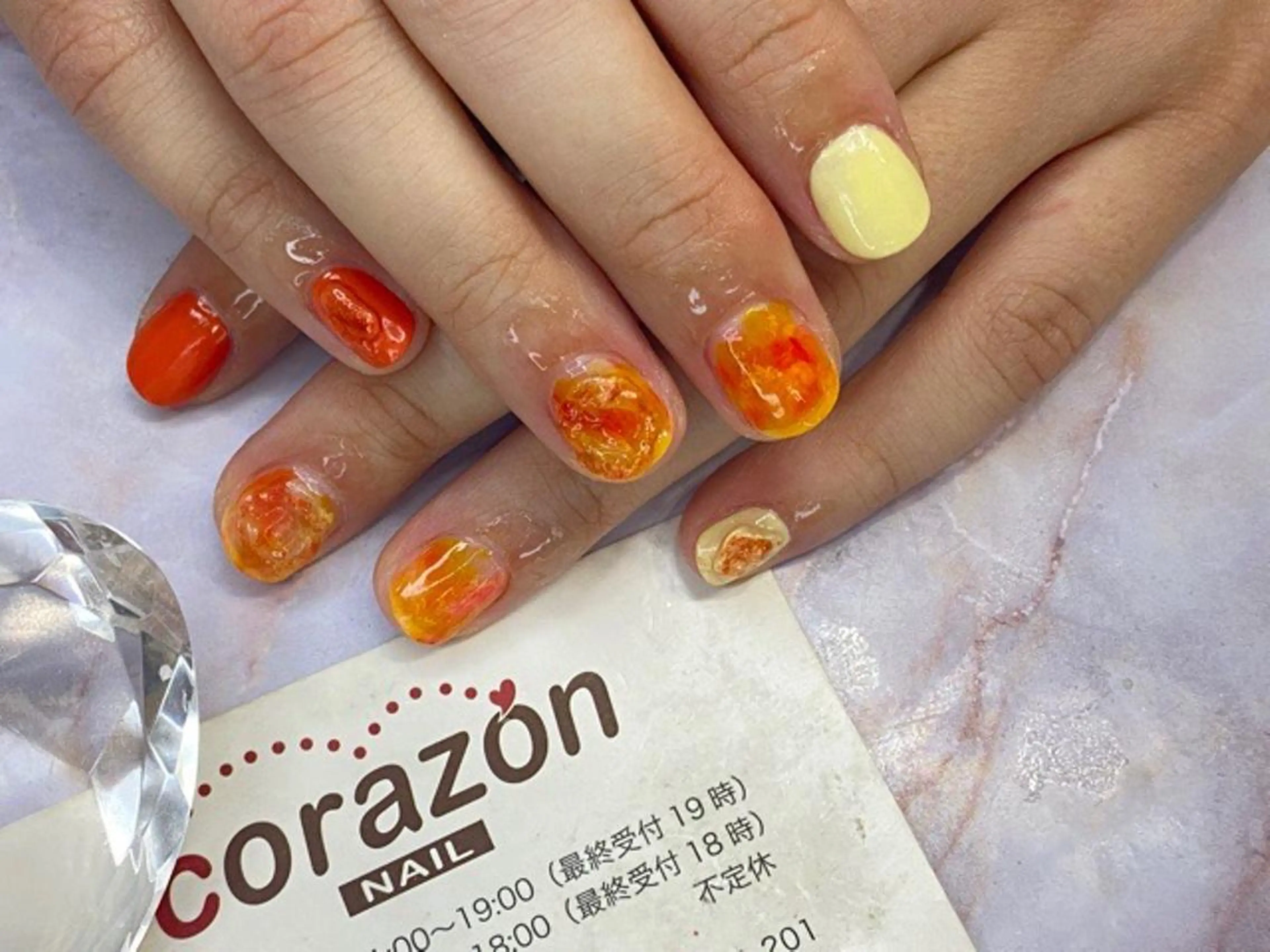ネイル アートネイル オレンジ 黄色 ハンドネイル フットネイル ハンドケア corazon所属・ネイリスト aicoのネイルデザイン