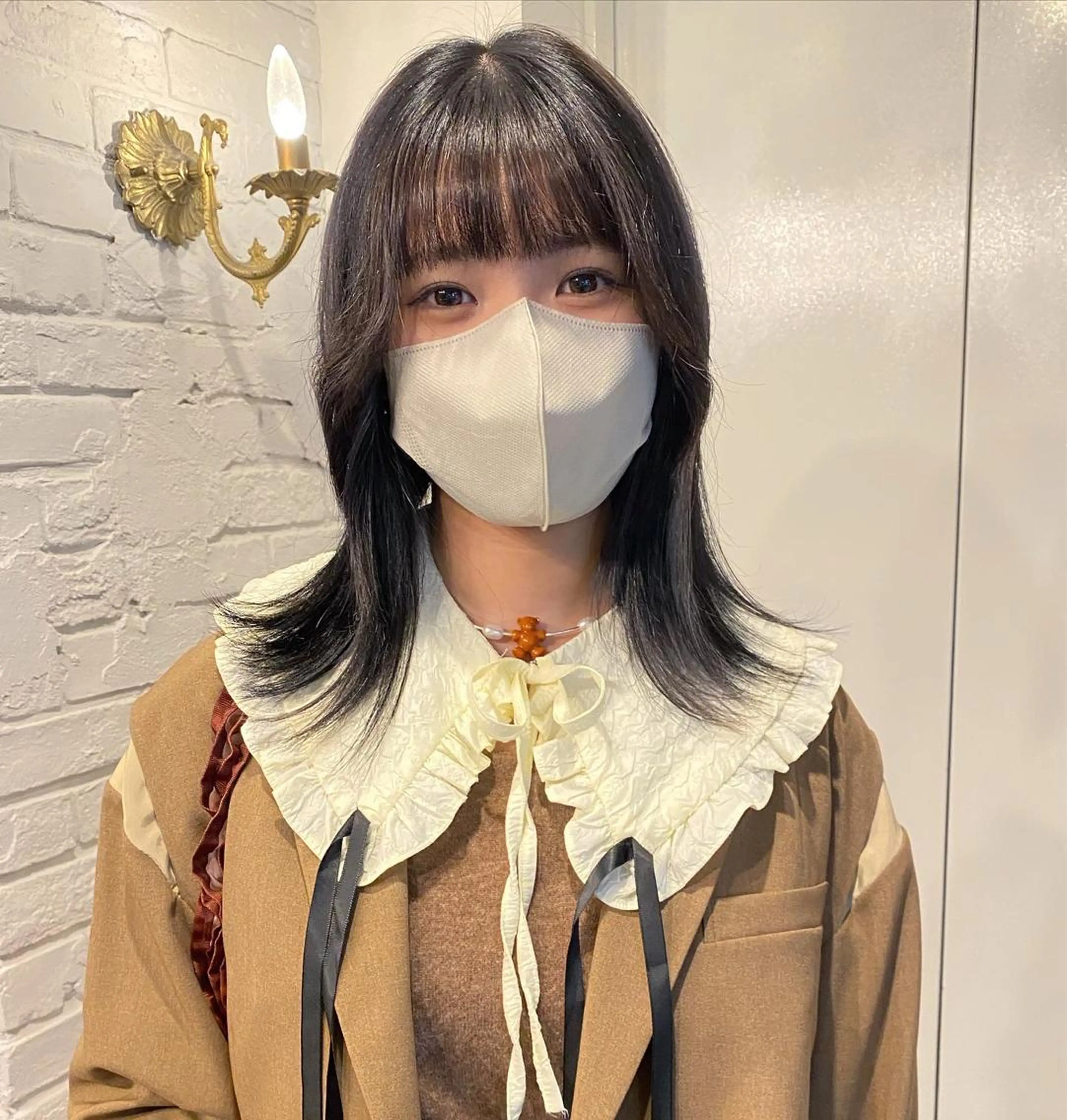 セミロング カラー ヘアアレンジ インナーカラー 顔周りカット 髪質改善 カチューシャ 韓国風ヘア カット ヘアカラー トリートメント 韓国ヘア×髪質 改善🇰🇷シオリのヘアスタイル