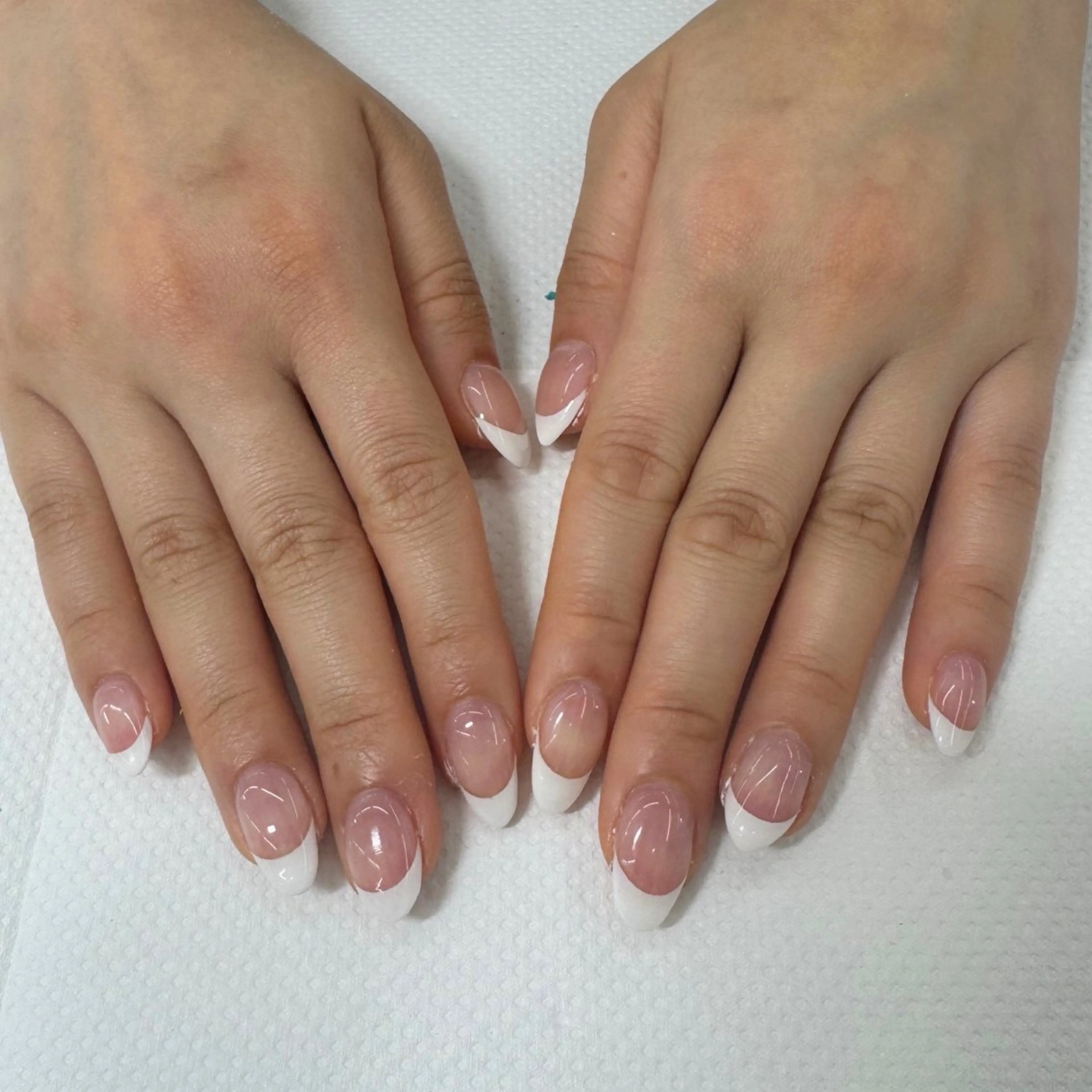 ネイル フレンチネイル ハンドネイル 【MAXKELLY】 Shiotaのネイルデザイン