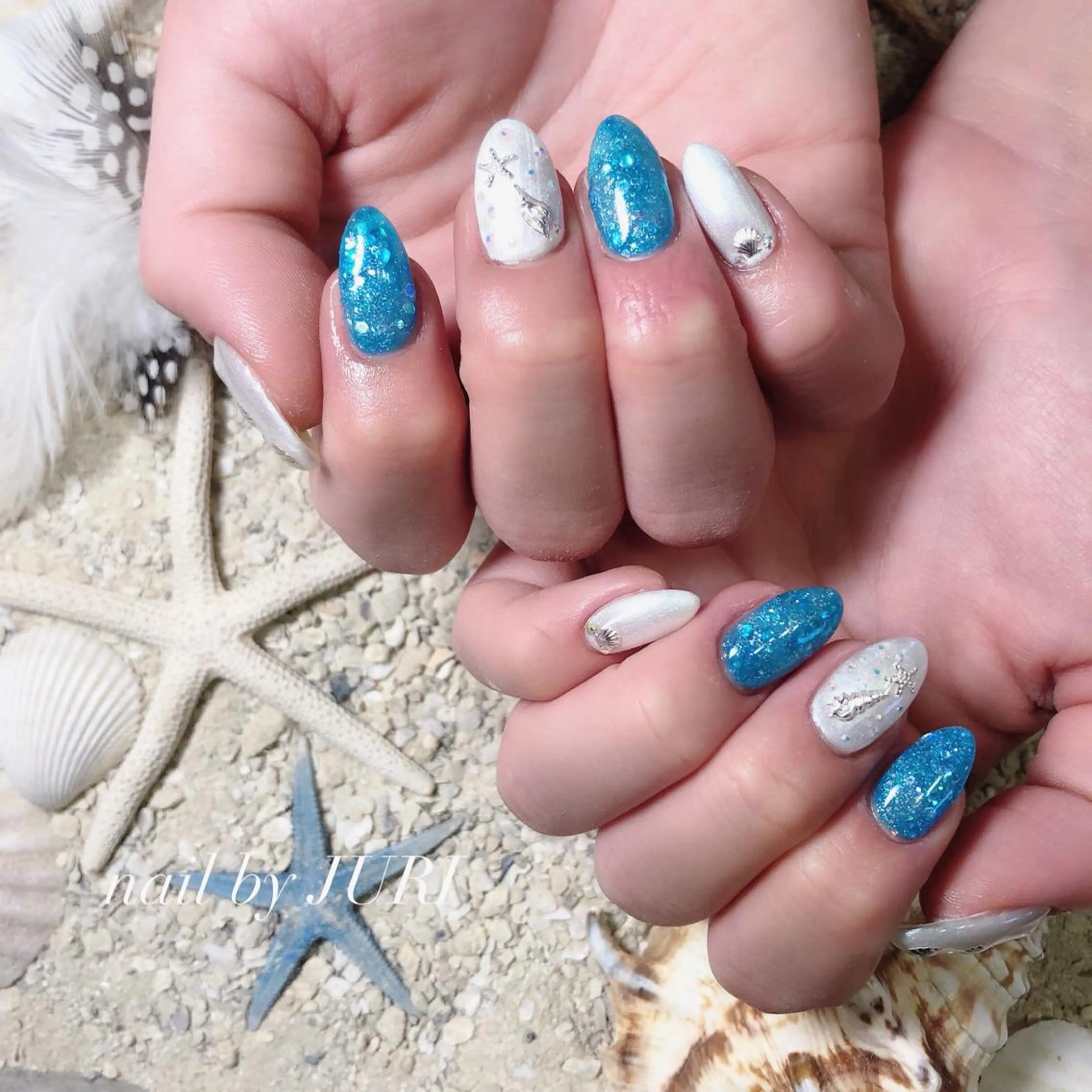 ネイル フットネイル フレンチネイル ジェルネイル ラメ(グリッター) ラメグラデーション NEO Beauty Salon所属・𝐍𝐄𝐎 𝐉𝐔𝐑𝐈のネイルデザイン